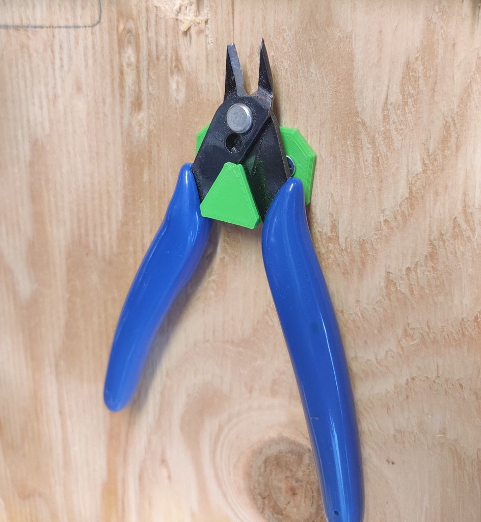 Wire Cutter Wall Mount