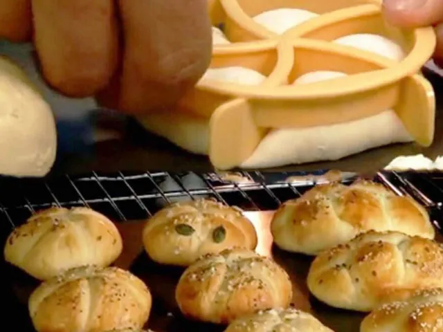 Formy na housky a jiné pečivo (Dumpling Maker)