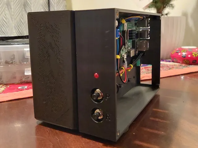 Pi NAS (Raspberry pi 3 B+ with 2 x 3.5' HDD's)