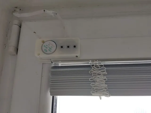 Motorized Venetian blinds