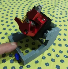 Swinging extruder