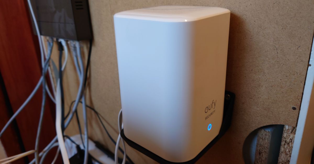 Eufy HomeBase 2 Wall Bracket by Ripe3D Download free STL model