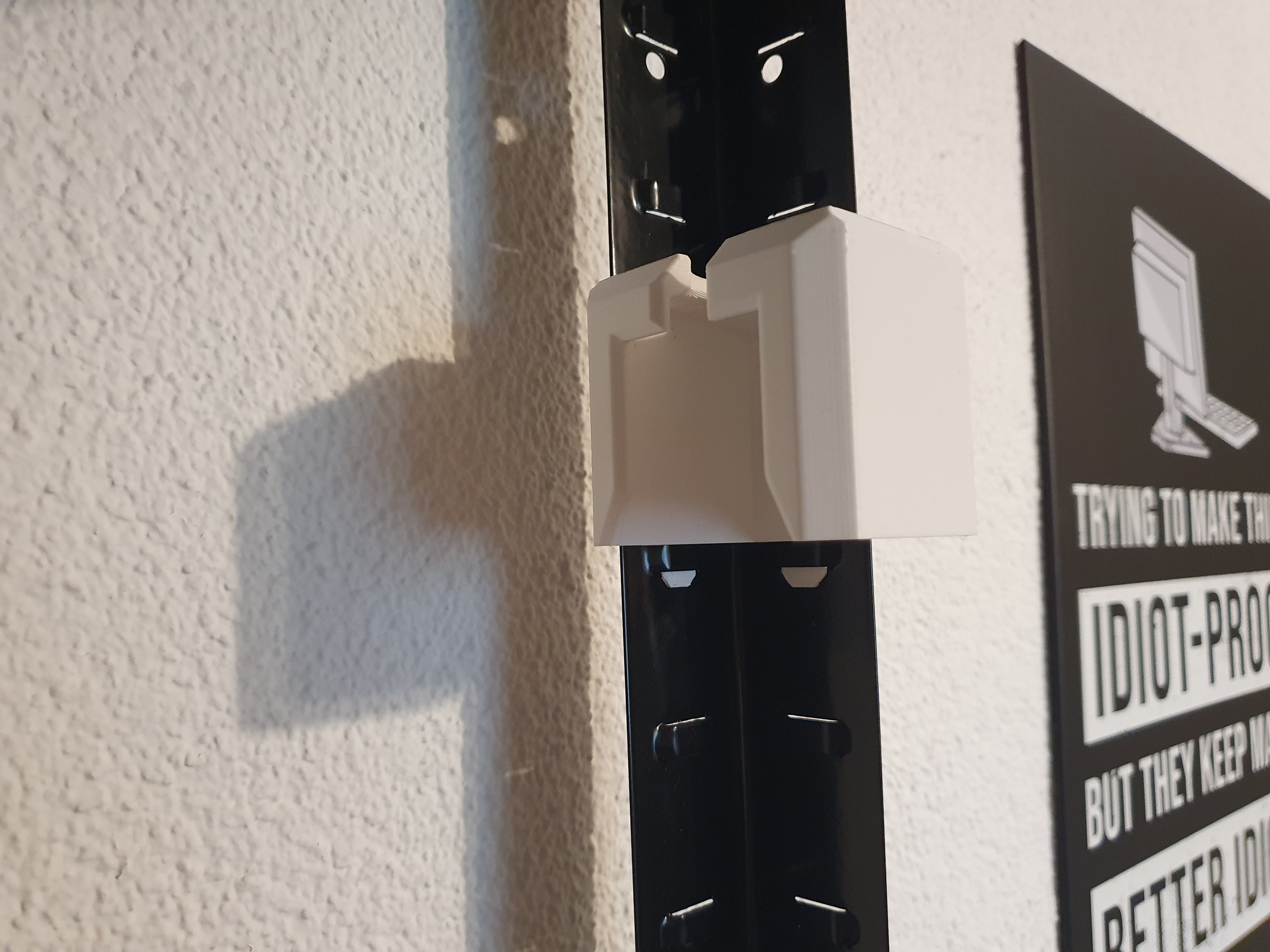 Powerstrip holder — miniatura 4