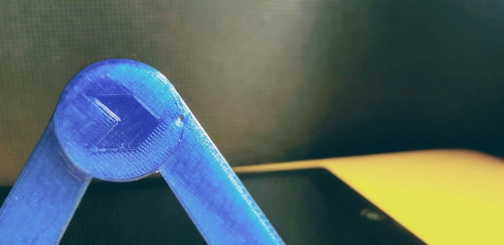 Miniatura 5 do modelo 3D iPad 3d printed stand