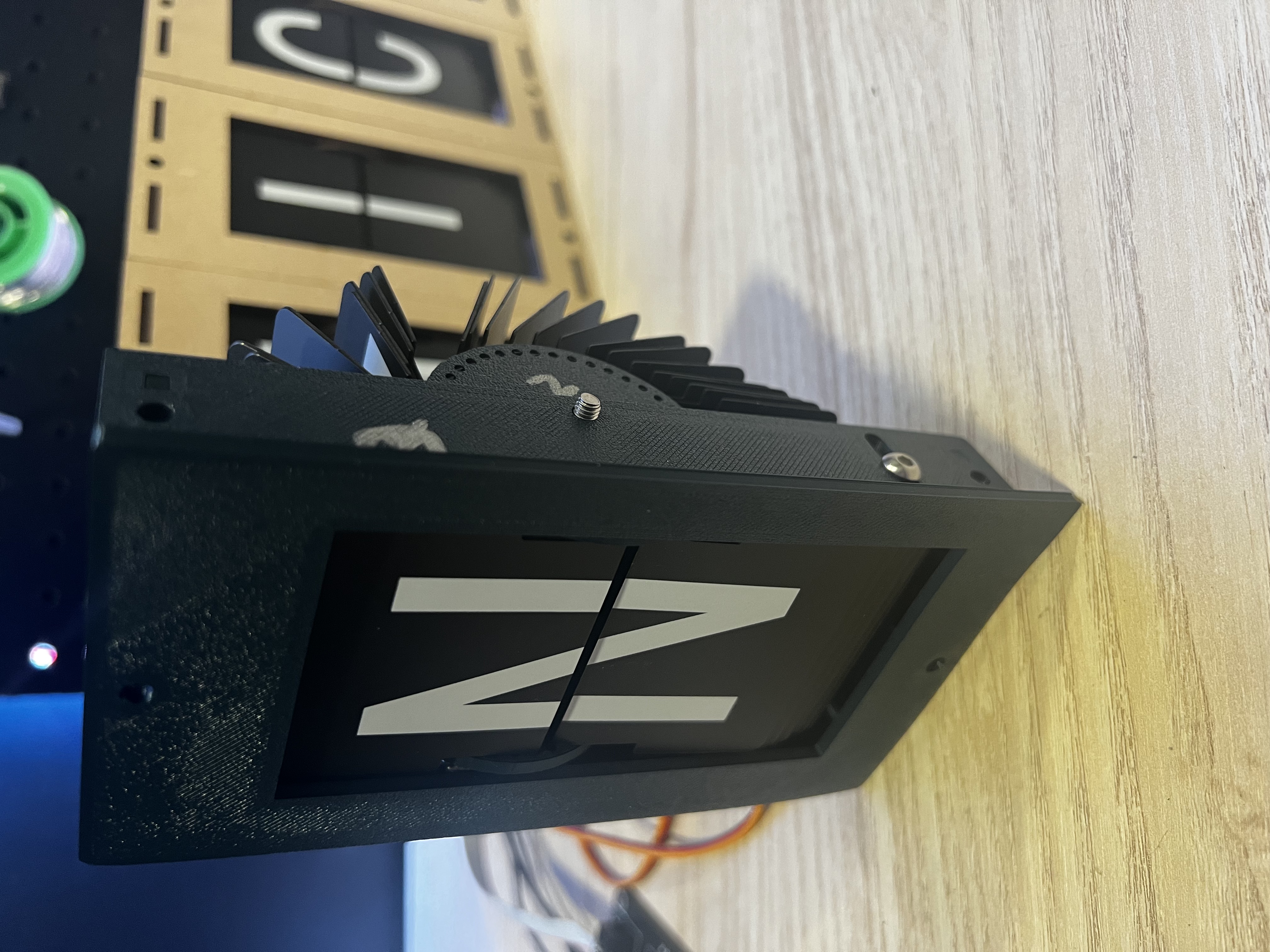 Miniatura 2 do modelo 3D Split-Flap display module case