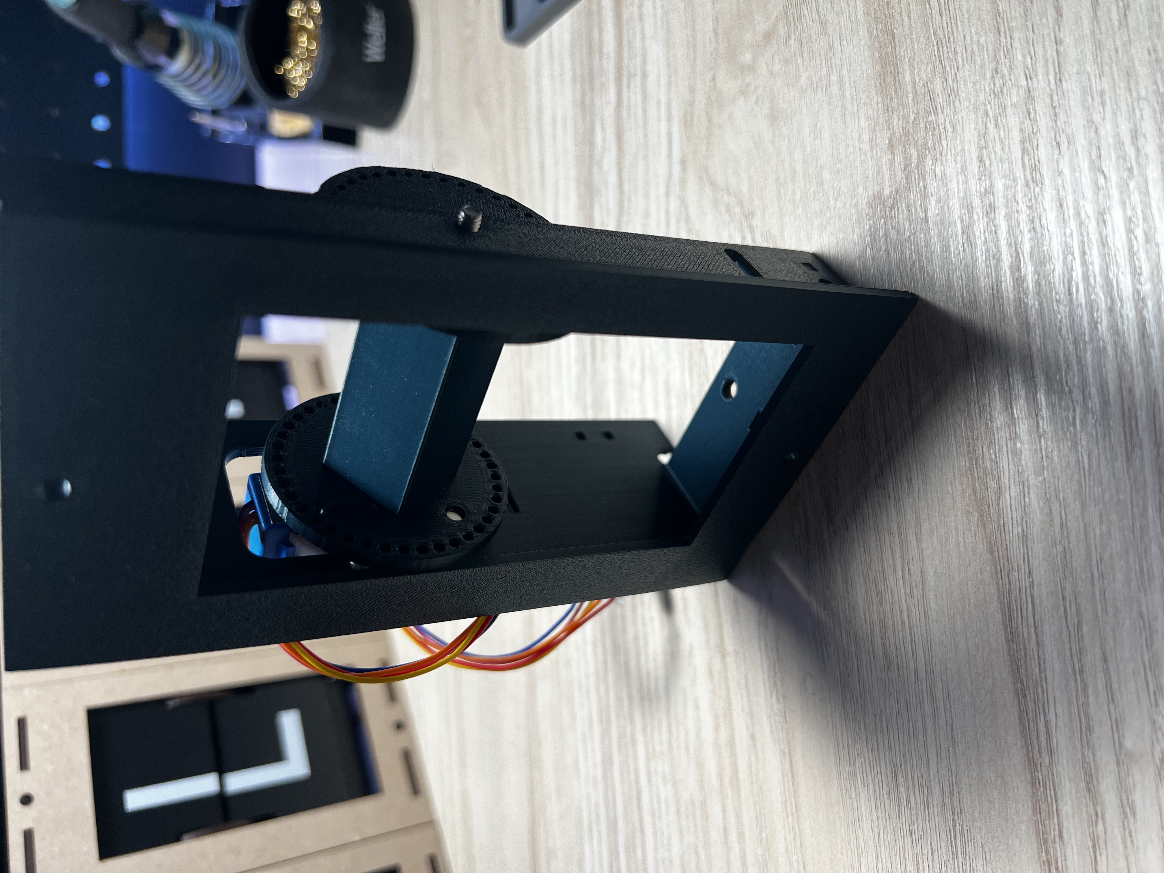 Miniatura 5 do modelo 3D Split-Flap display module case