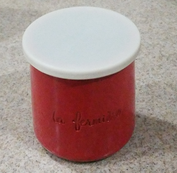La Fermiere ceramic yogurt container lid (tight seal) by glabifrons
