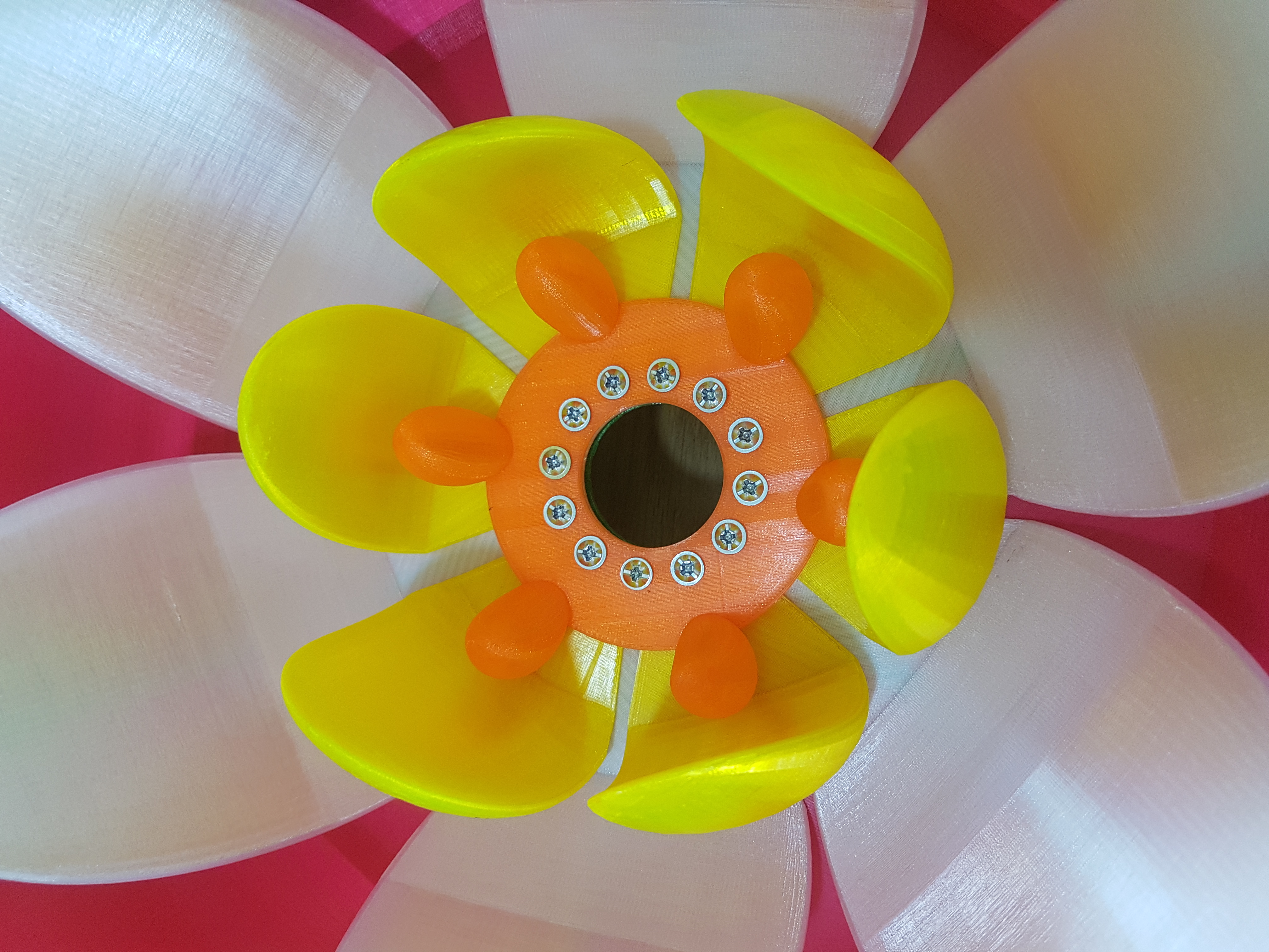 Miniatura 3 do modelo 3D BLOOMING FLOWER LAMP