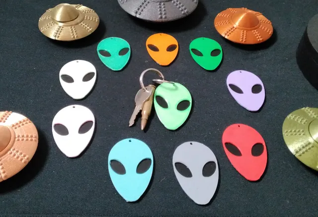 alien face keychain