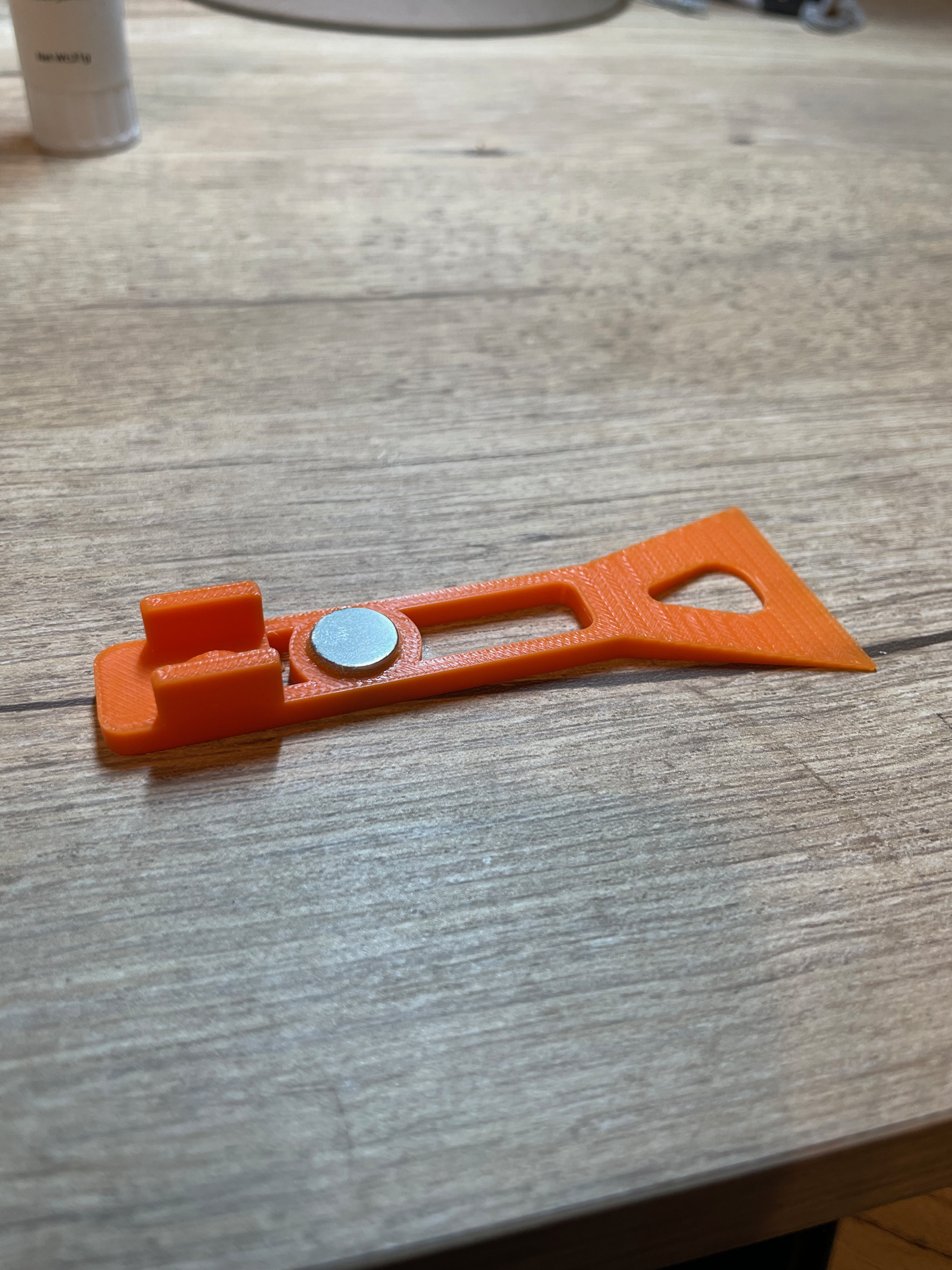 Improved scraper with SD ejector and magnet well