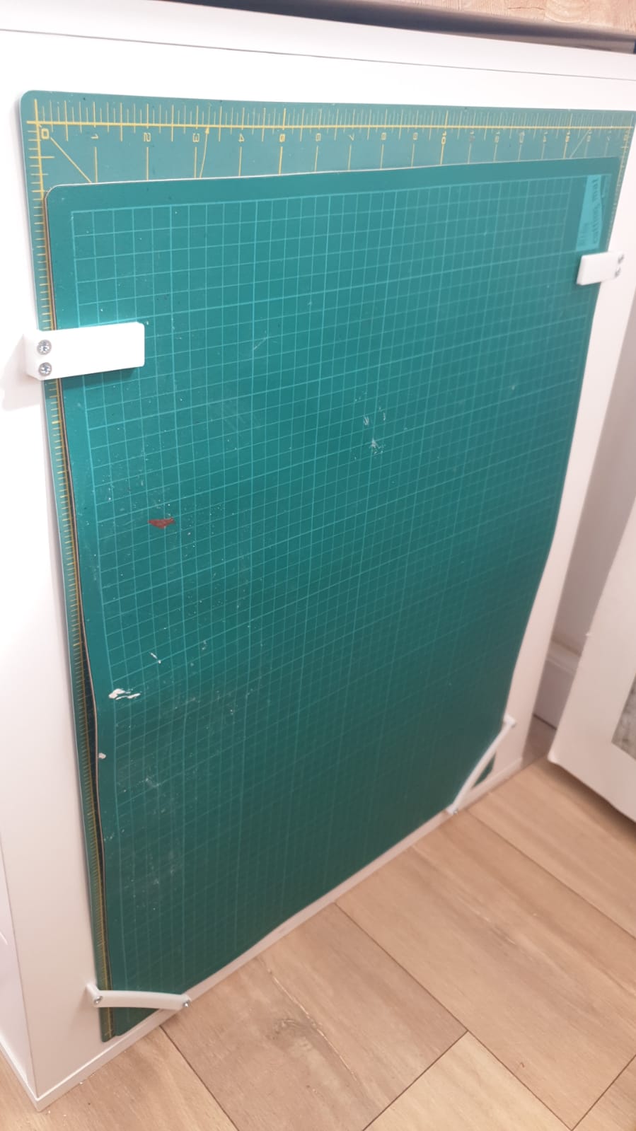 Cutting mat wall mount