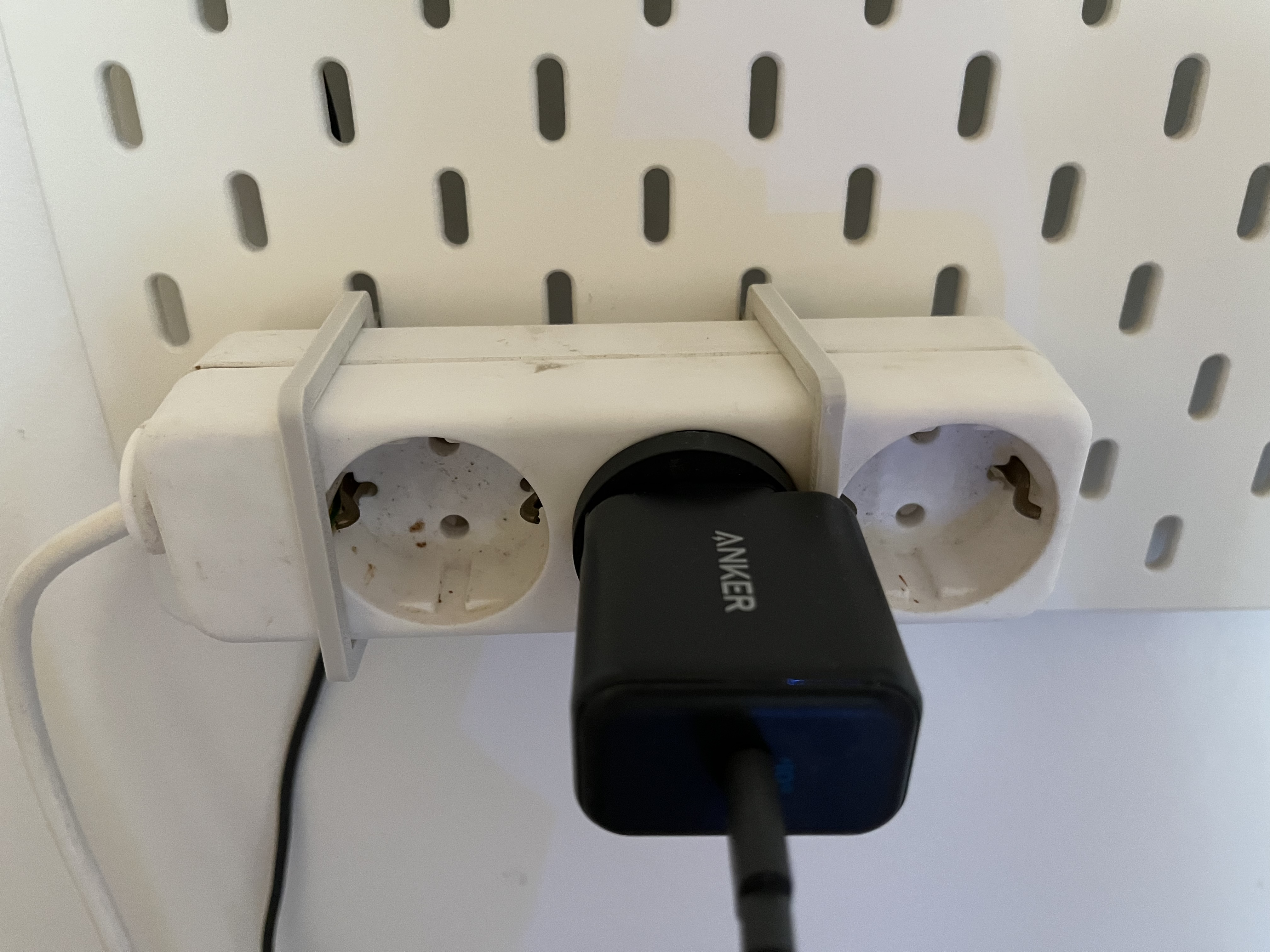 powerstrip holder for ikea skadis 43x50mm