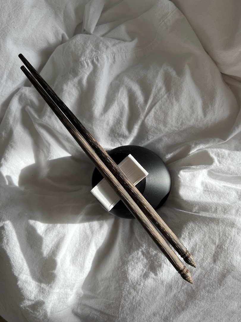 Alwayslevel chopstick holder by Tomek Kozłowski Download free STL
