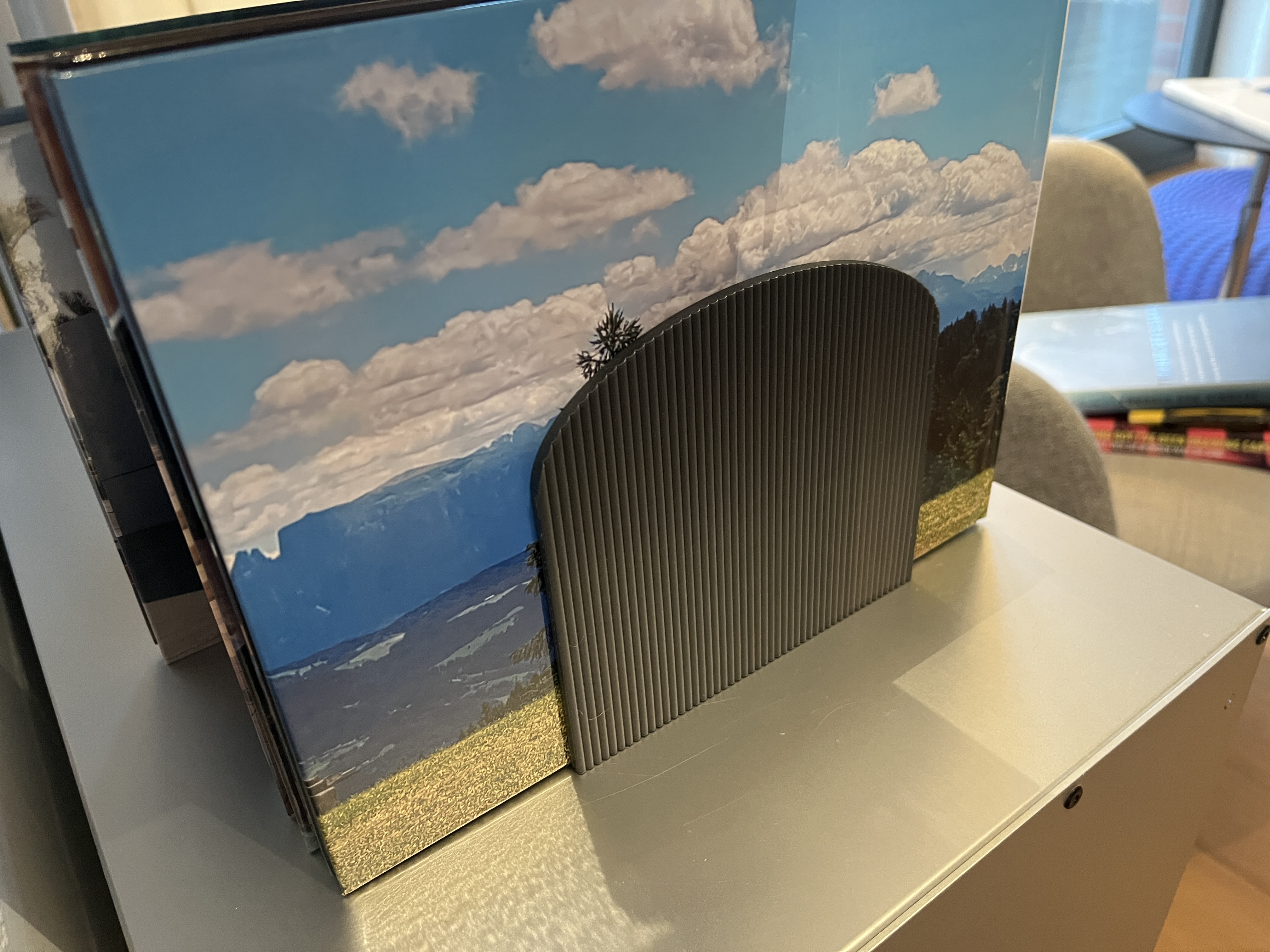 Miniatura 2 do modelo 3D simple Bookend / Book holder
