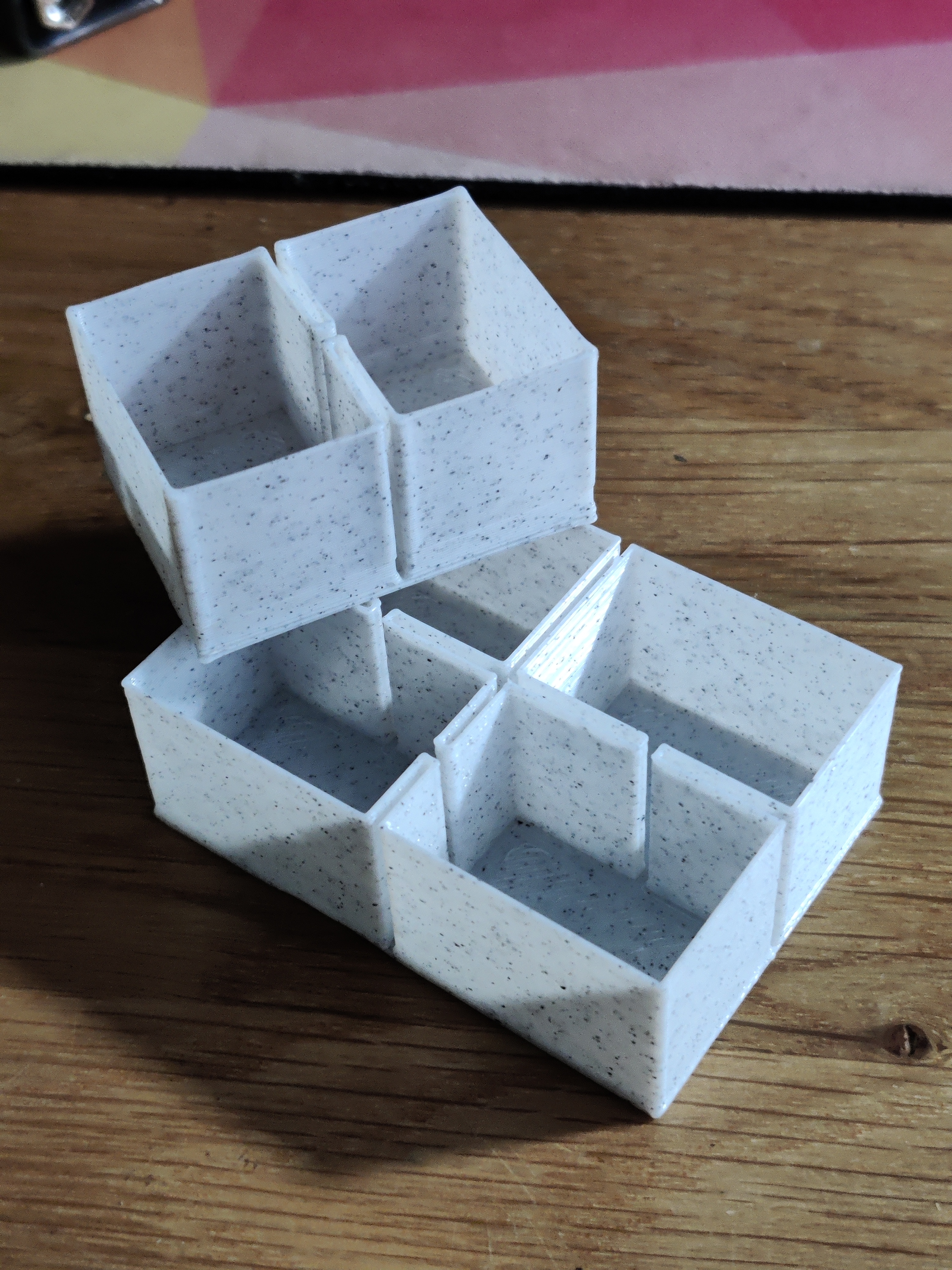 (Parametric) Cuboid Holder (for e.g. 9v batteries) Vase Mode