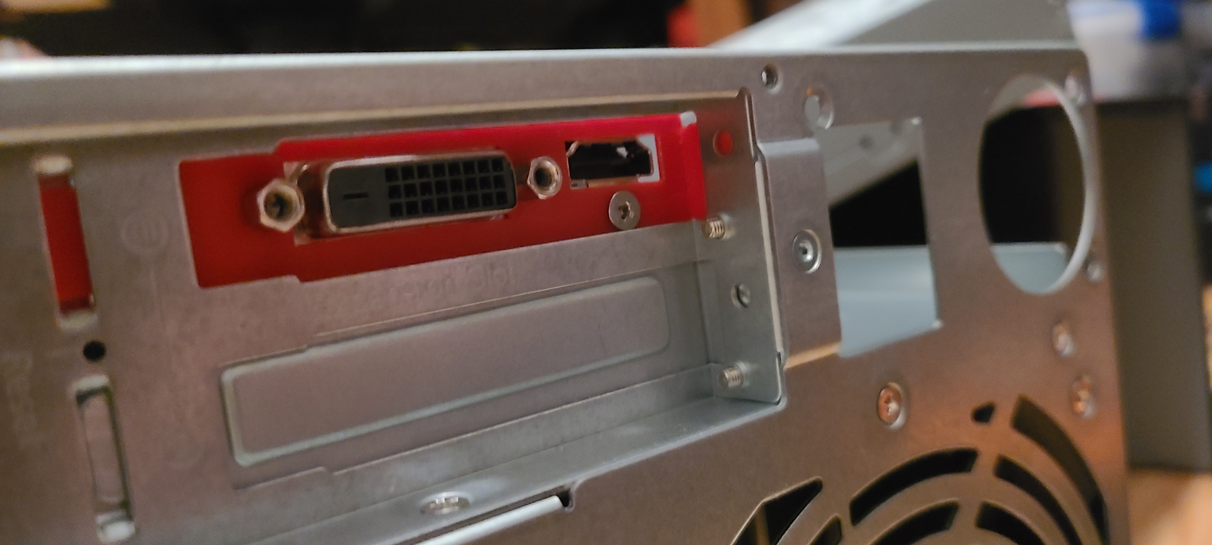 Low Profile PCIE Bracket for Gigabyte GT 1030 (QNAP TS-473A)