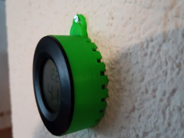 Simple hydrometer wall mount
