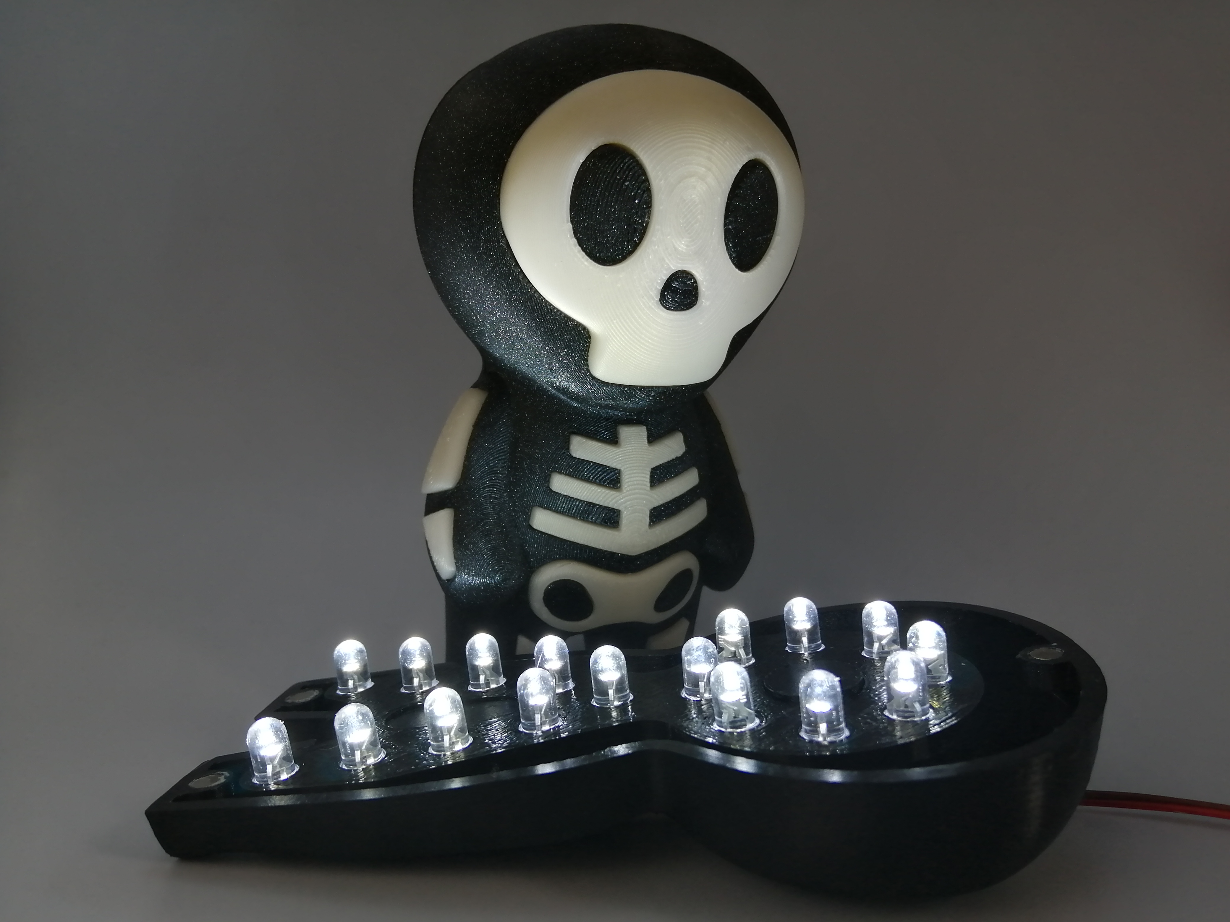 Miniatura 8 do modelo 3D Cute Skull Lamp