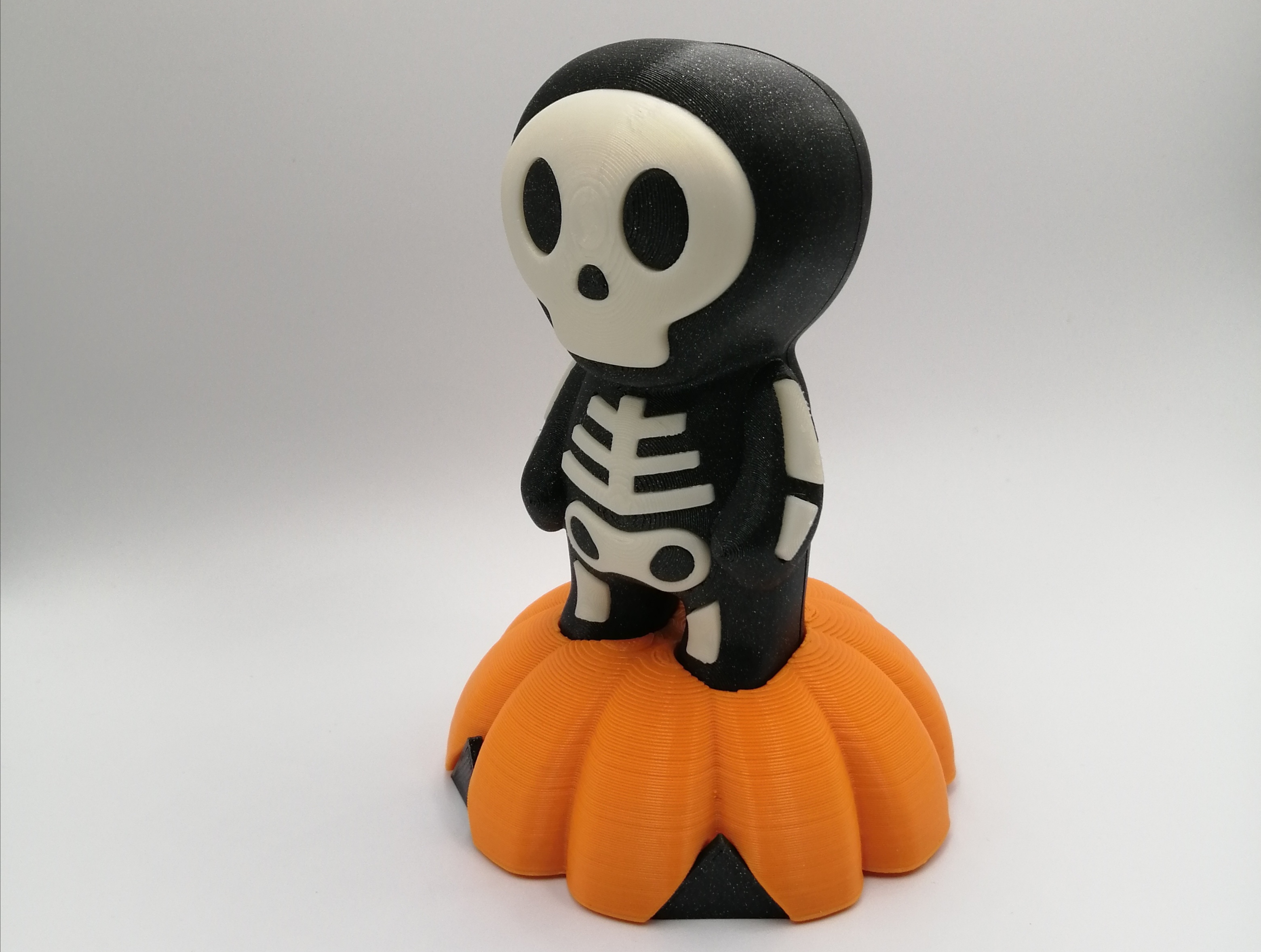 Miniatura 5 do modelo 3D Cute Skull Lamp