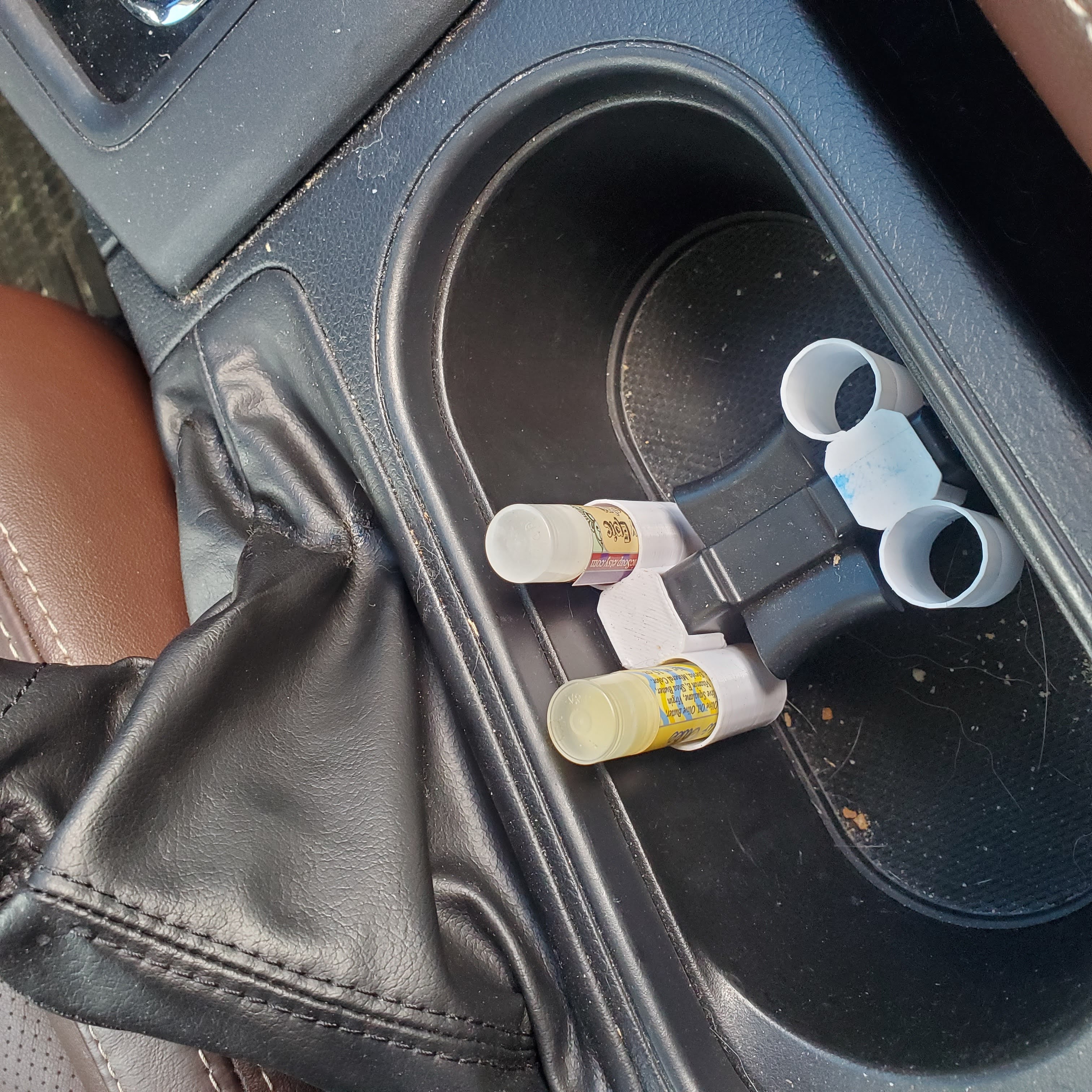 Lip gloss cup holder
