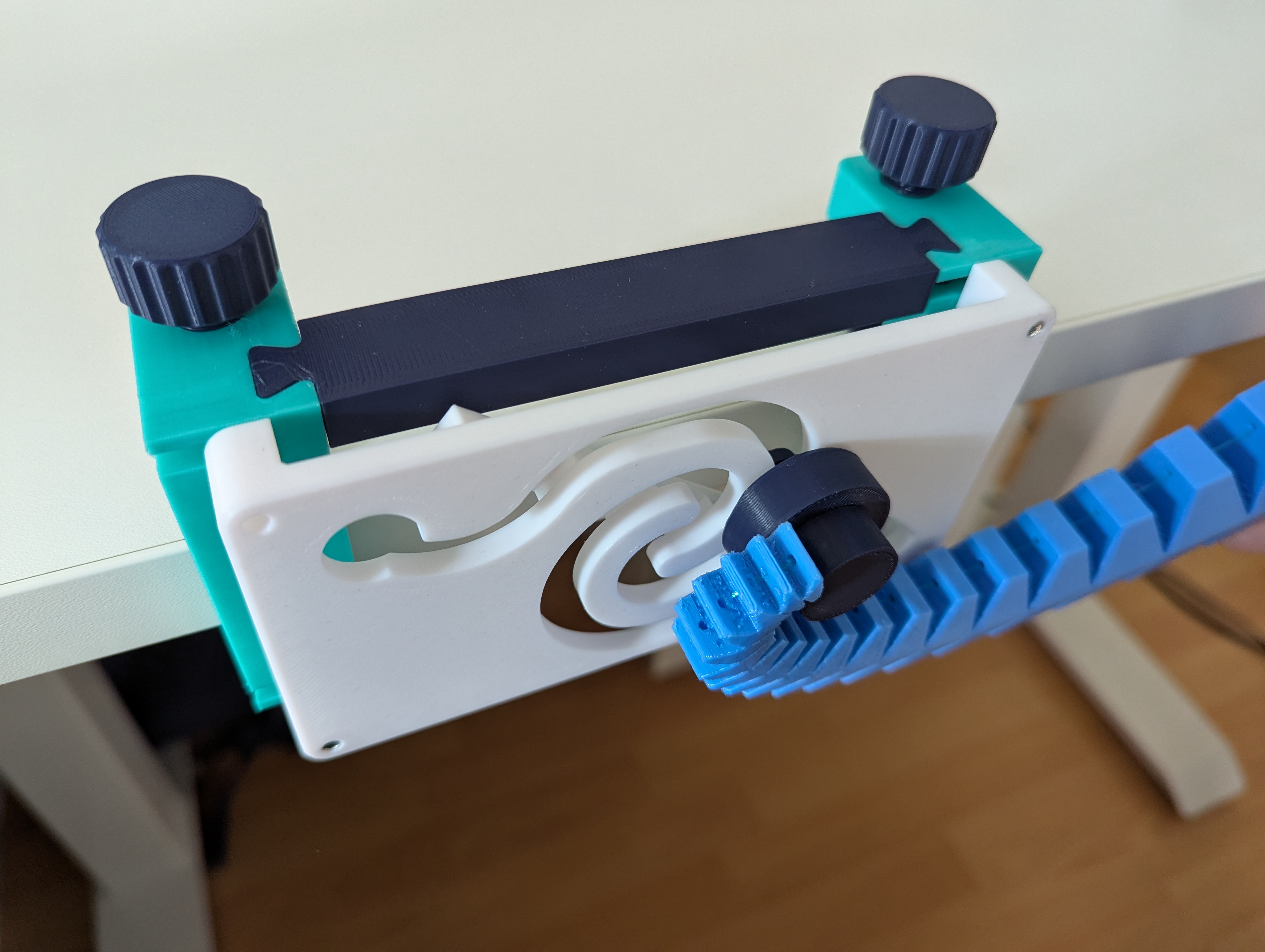 SpiRobs - Modular flexible grippers for bionics education