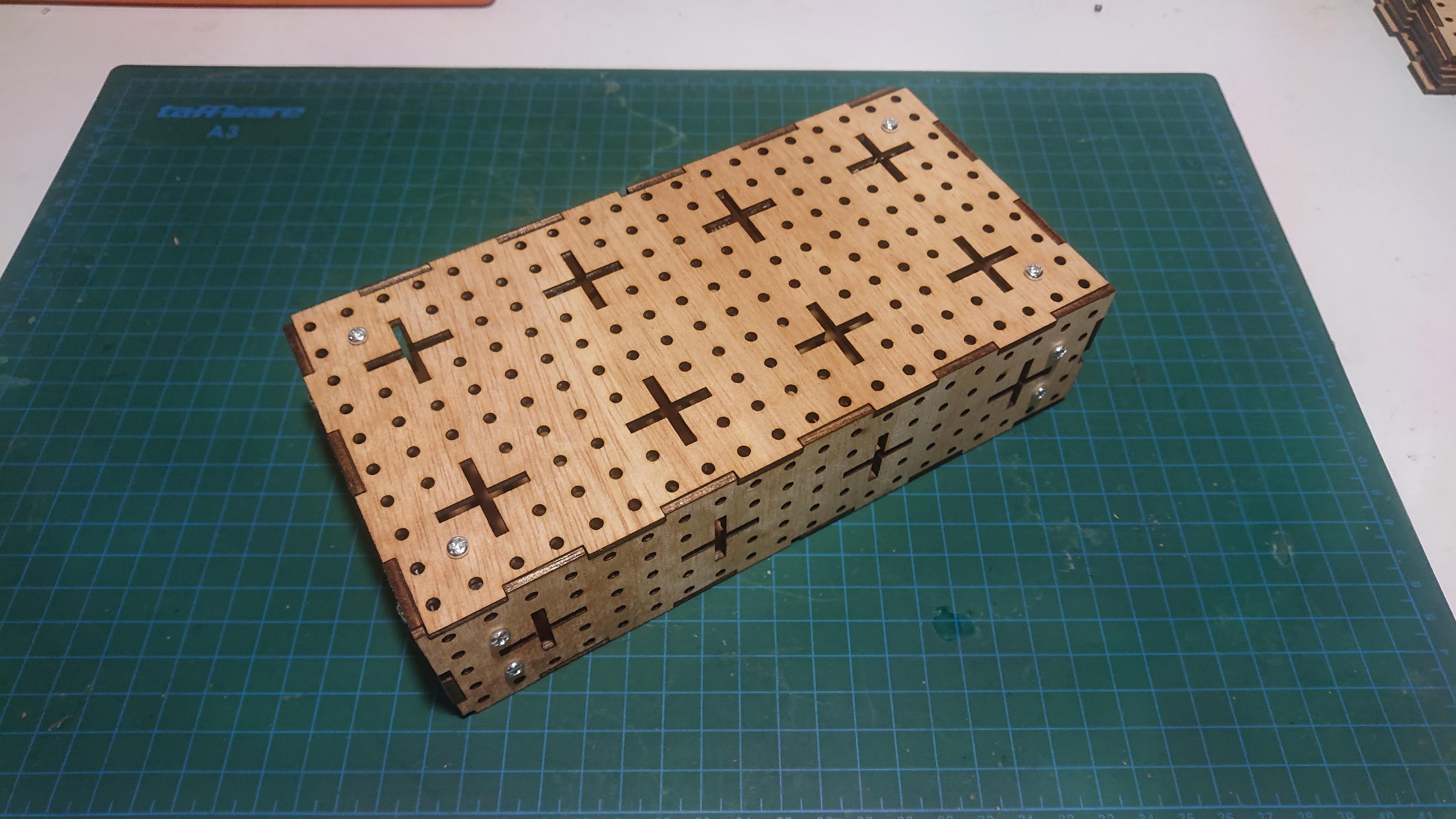 CreateBox customable Box, for electronic and raspberryPI, arduino, etc