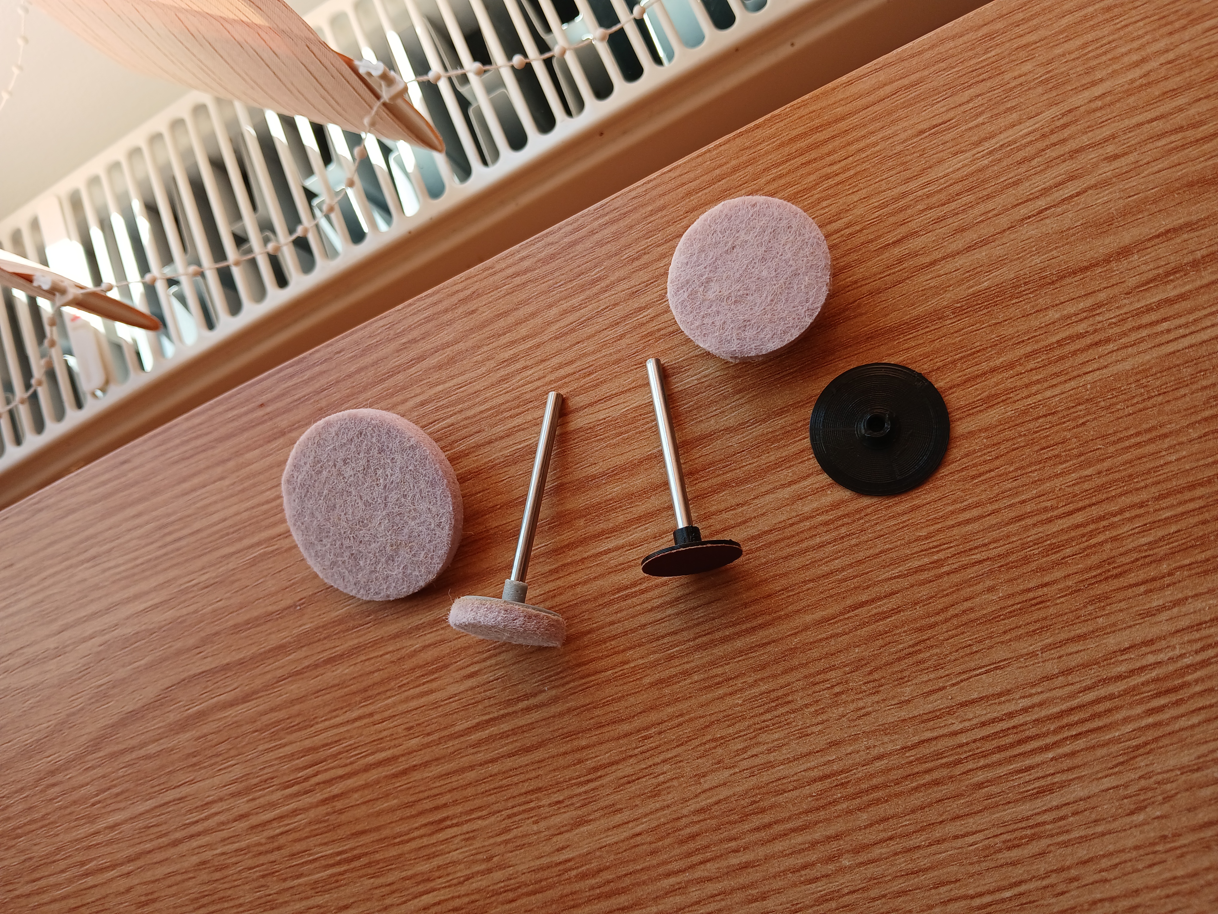 Fine sanding and polishing pads, soft and smooth, various sizes