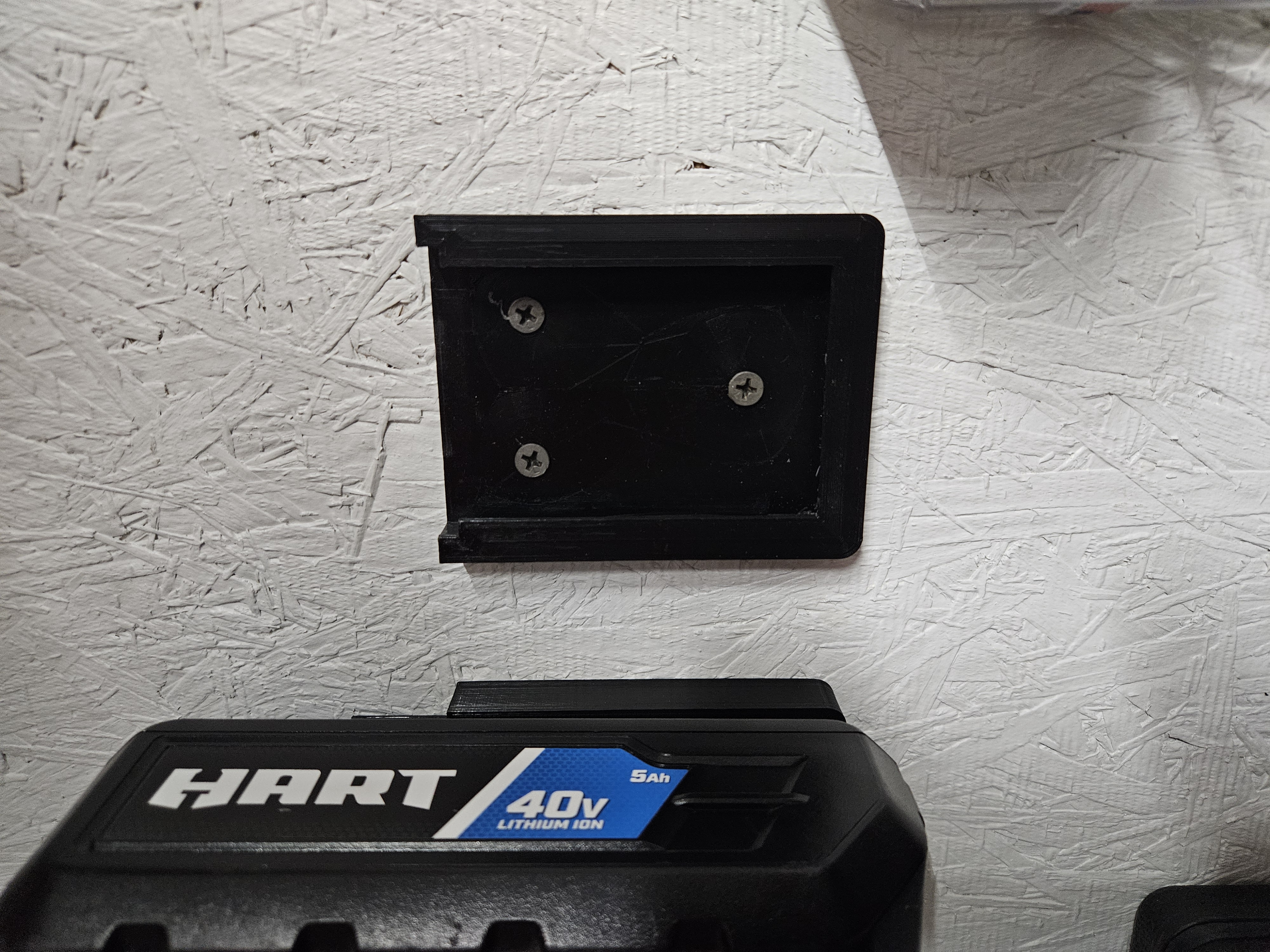 Hart 40v battery wall mount