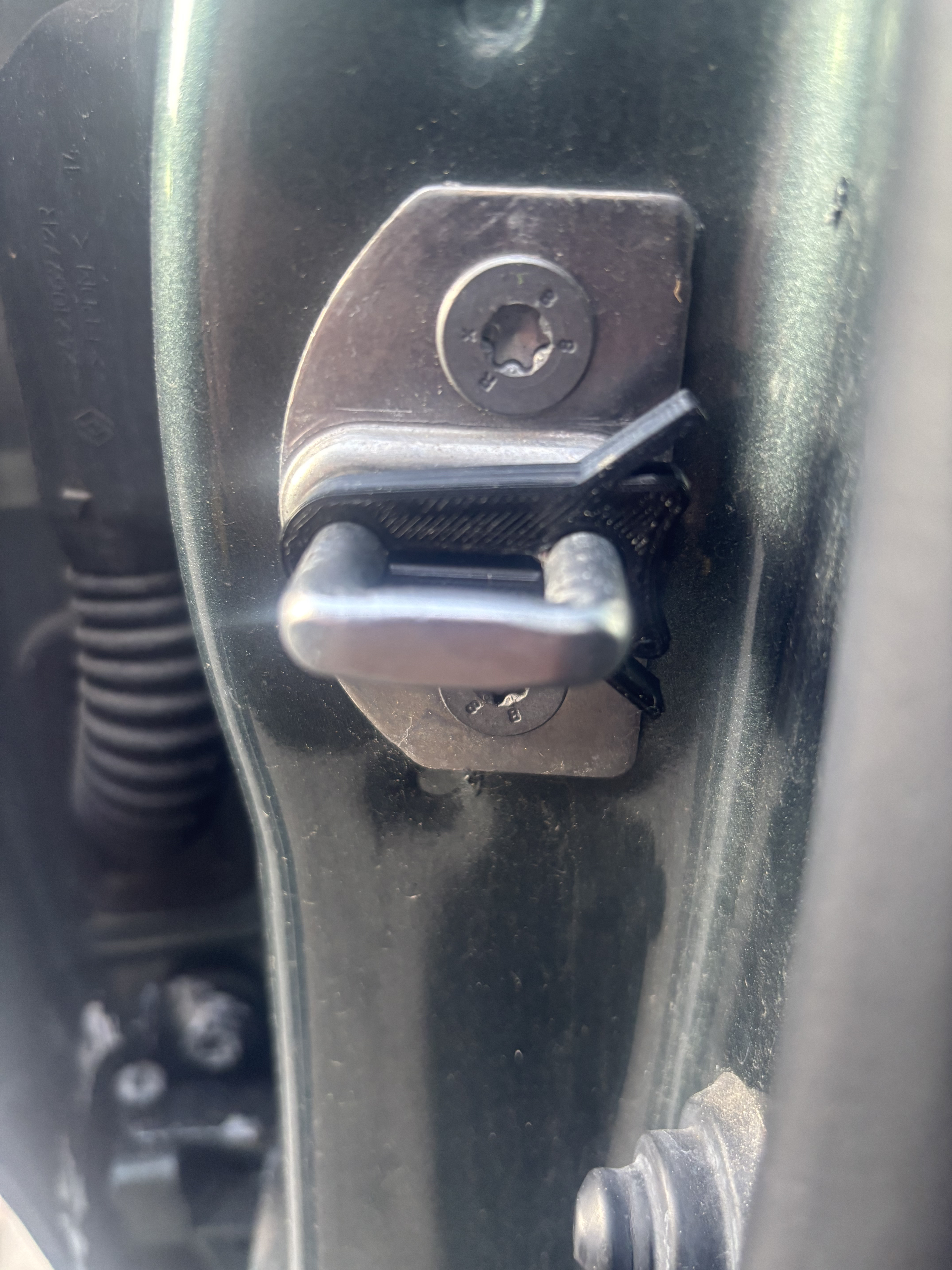 Dacia Sandero Stepway 2023 - Door Striker Silencer / Bush.