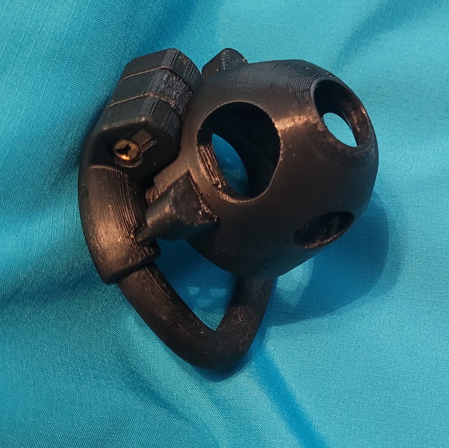 Male Chastity Device with Reverse Pegging