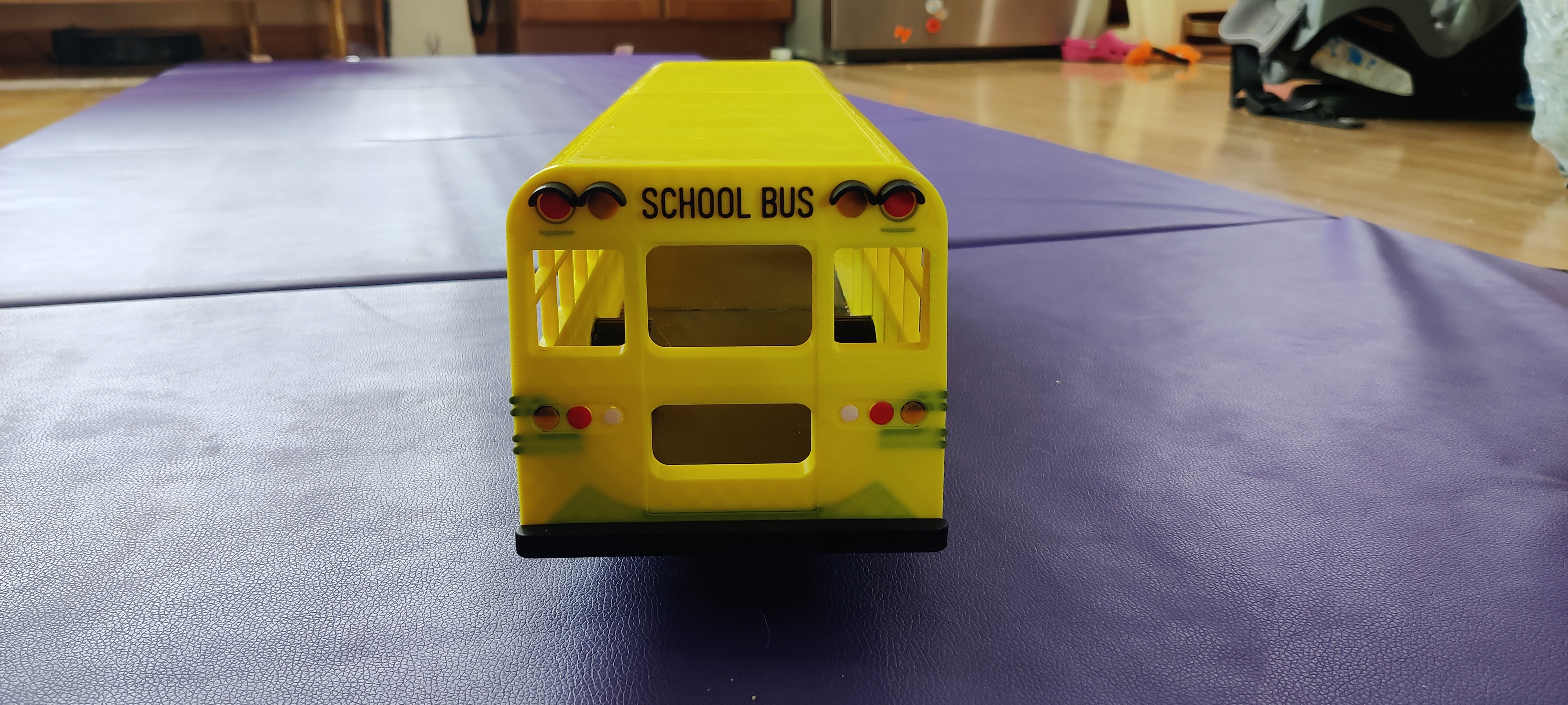 Miniatura 4 do modelo 3D School Bus