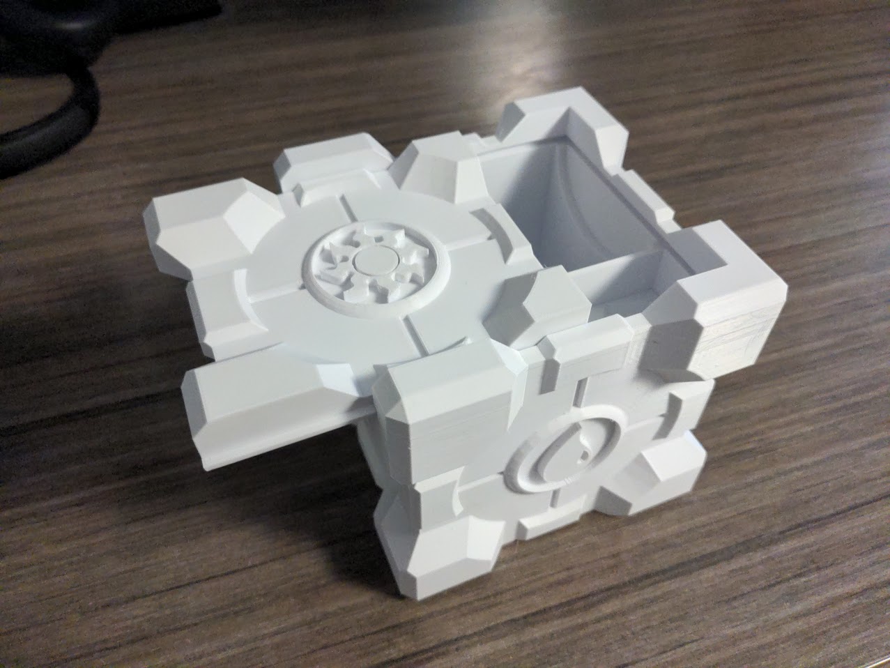 MTG Mana Companion Cube Deck Box with 6x3 magnets