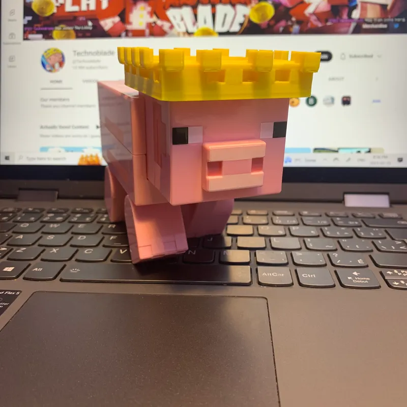 Technoblade crown for pig figure by 49rules