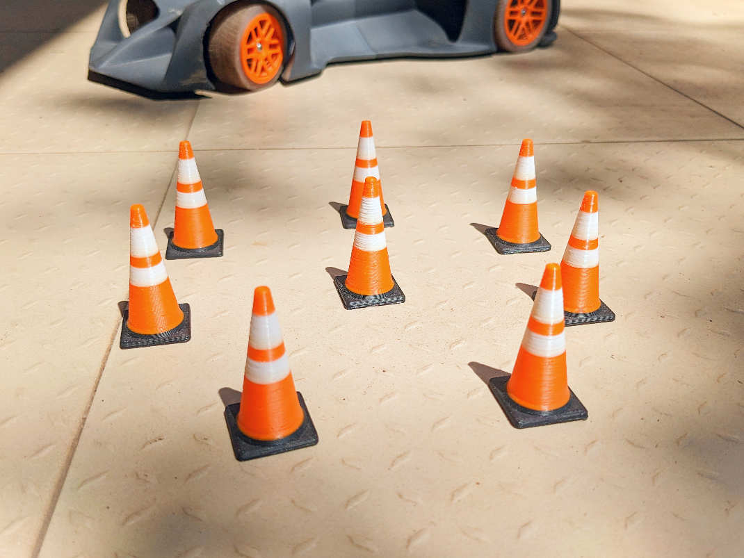 Miniatura 2 do modelo 3D Traffic cones - Stackable design