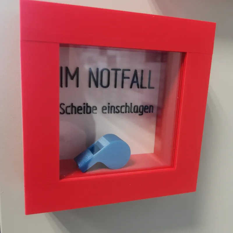 Im Notfall Scheibe einschlagen Box (Emergency Box) by Linda, Download free  STL model
