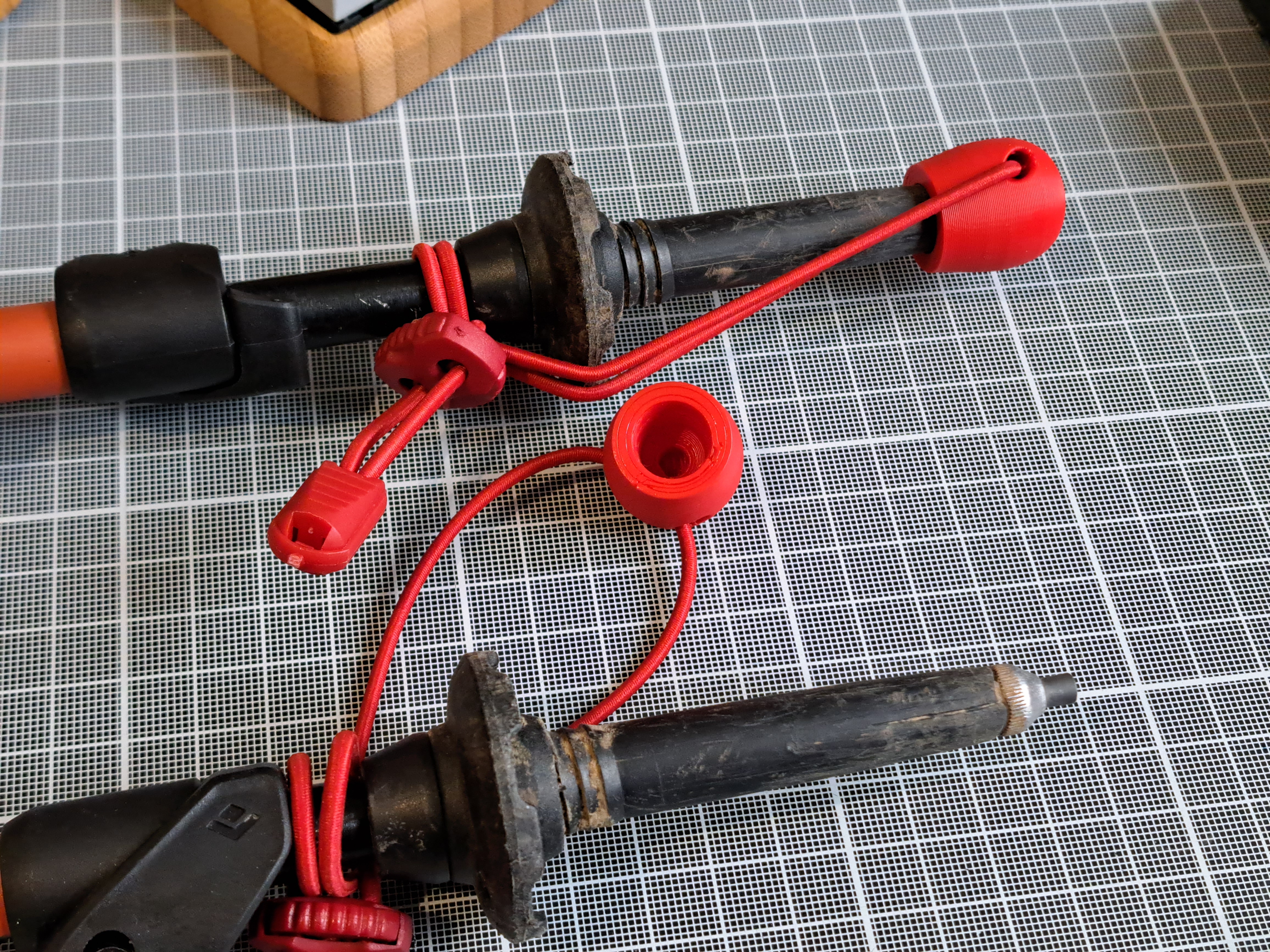 Trekking poles tip protection