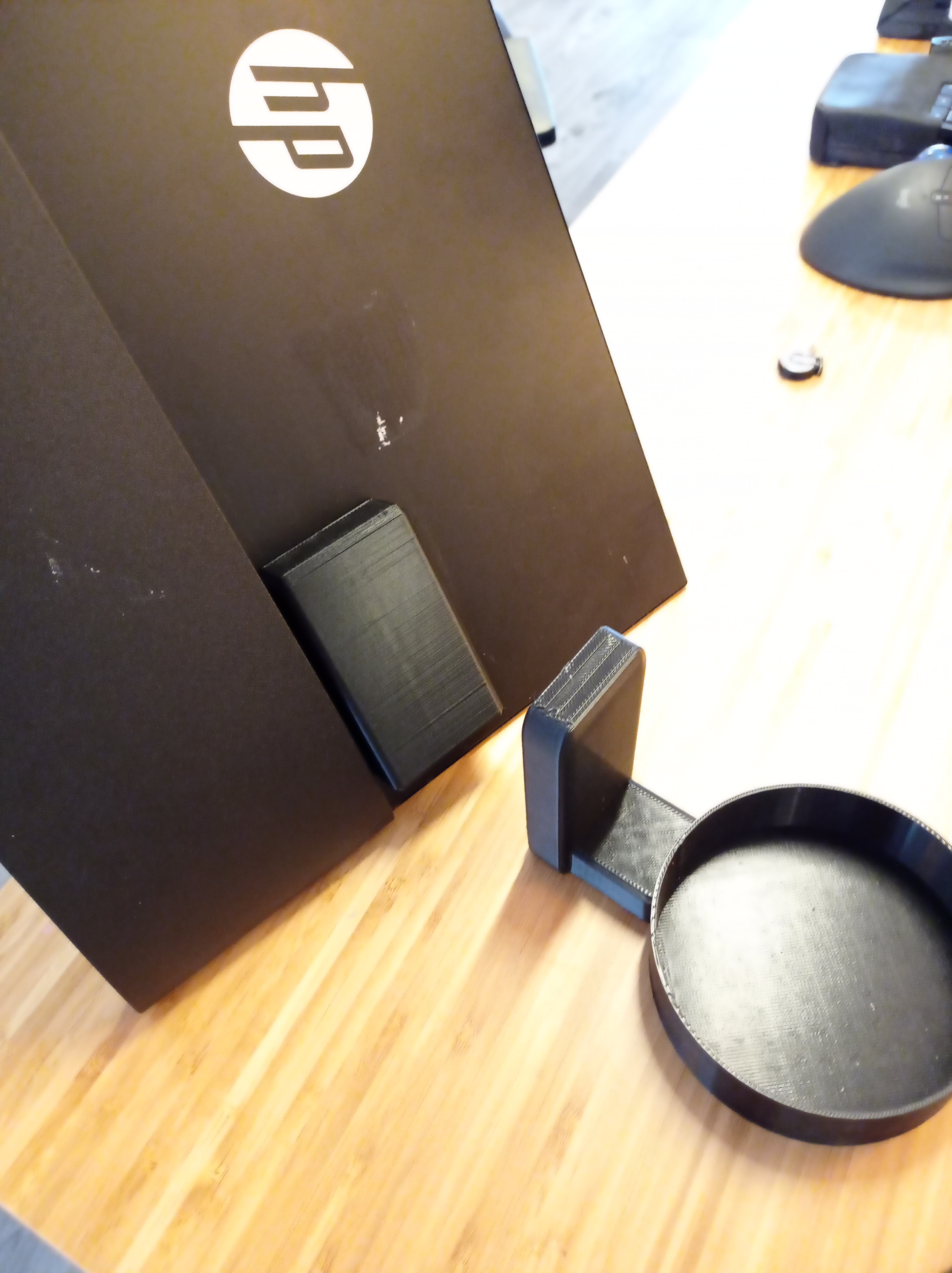 Vertical Monitor Stand (works with HP and others) by milans Download