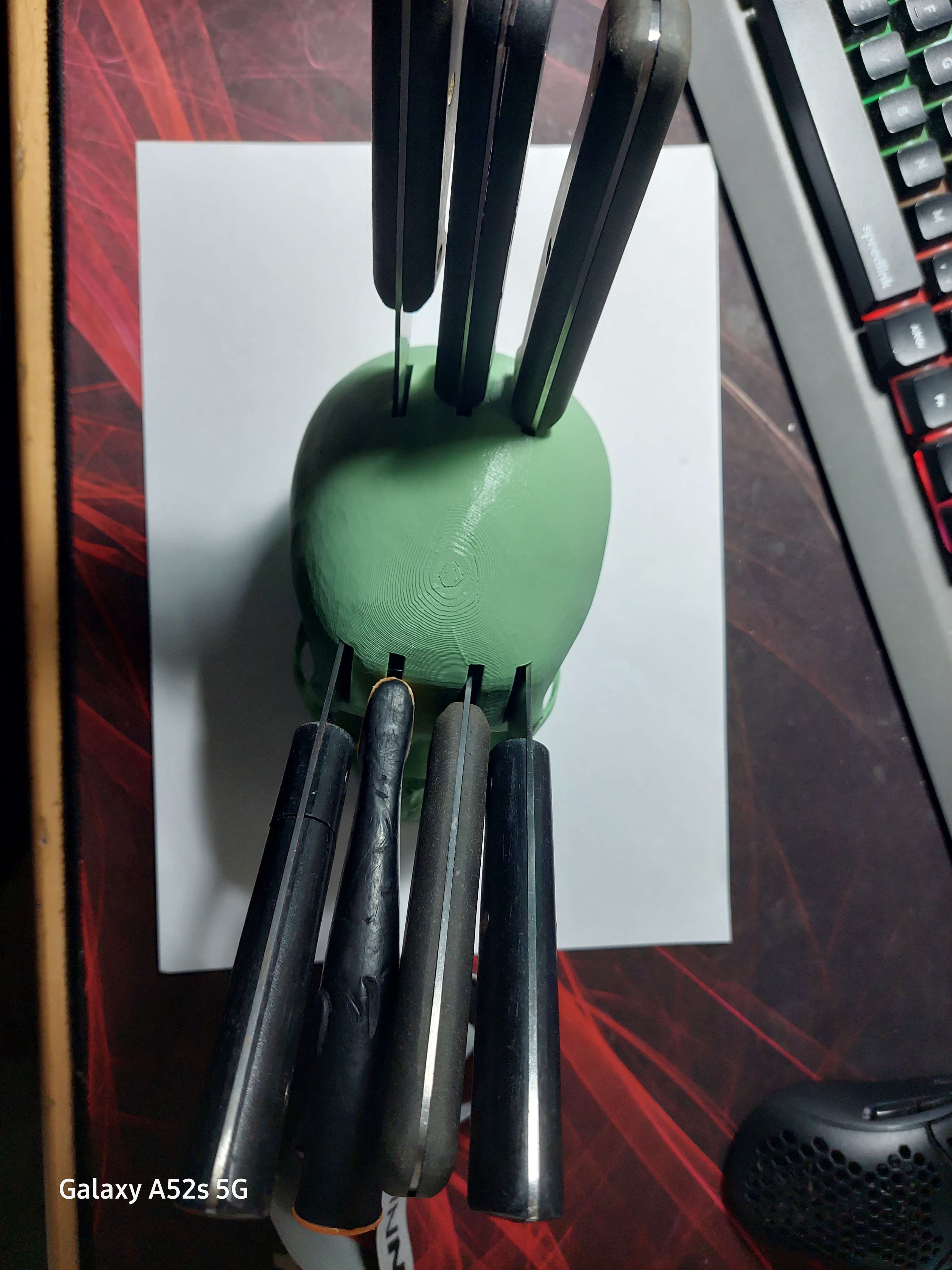 Skull knife holder by HW0IXCZ Download free STL model