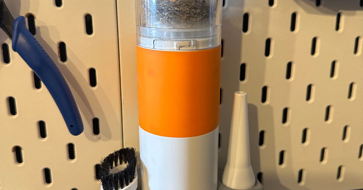 Skadis mount for the V01 Mini Vacuum by DavidsGotWood Download free