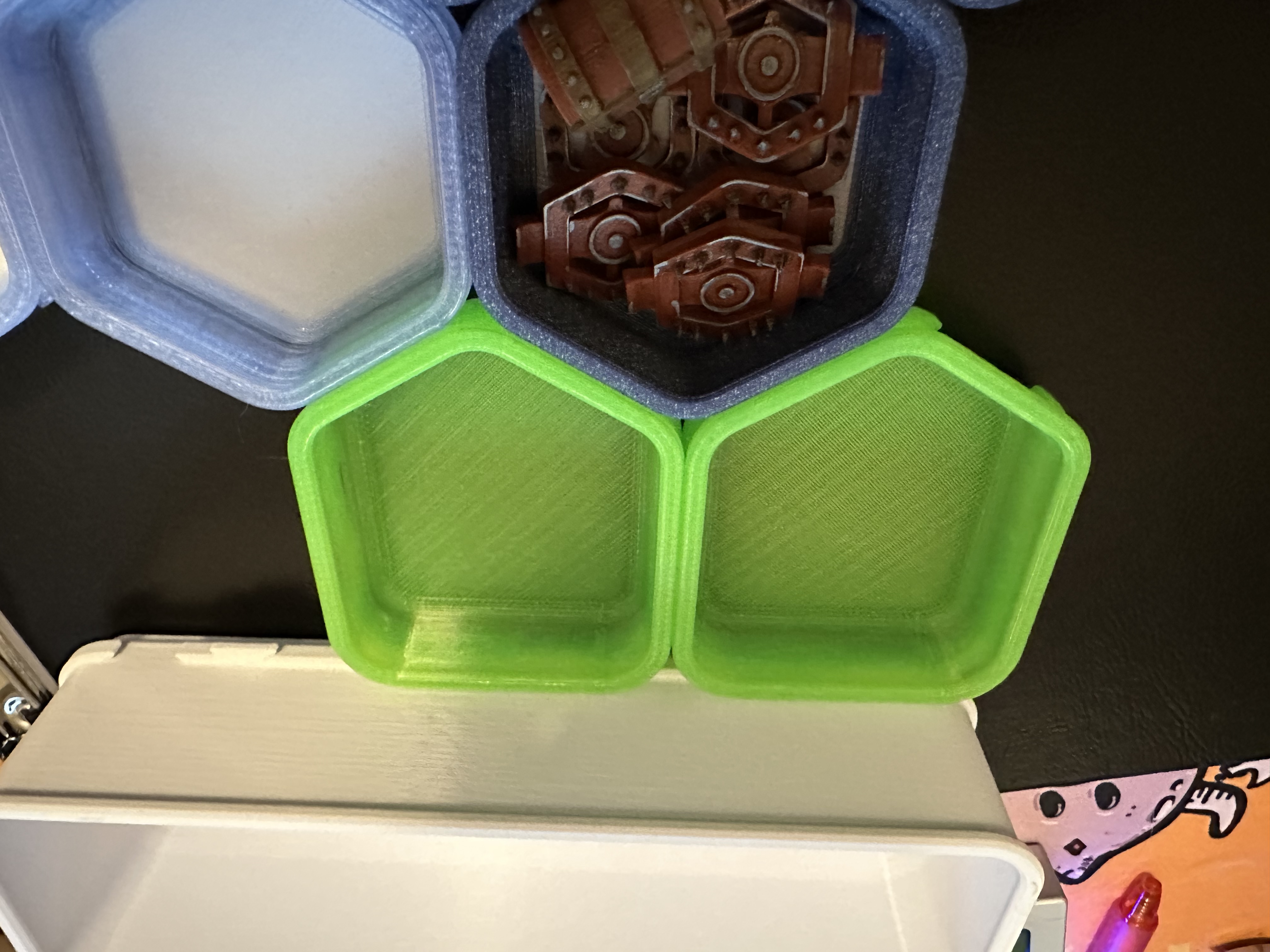 interlocking-sorting-cups-adapter-square-hex-shape-mix-by-farmor