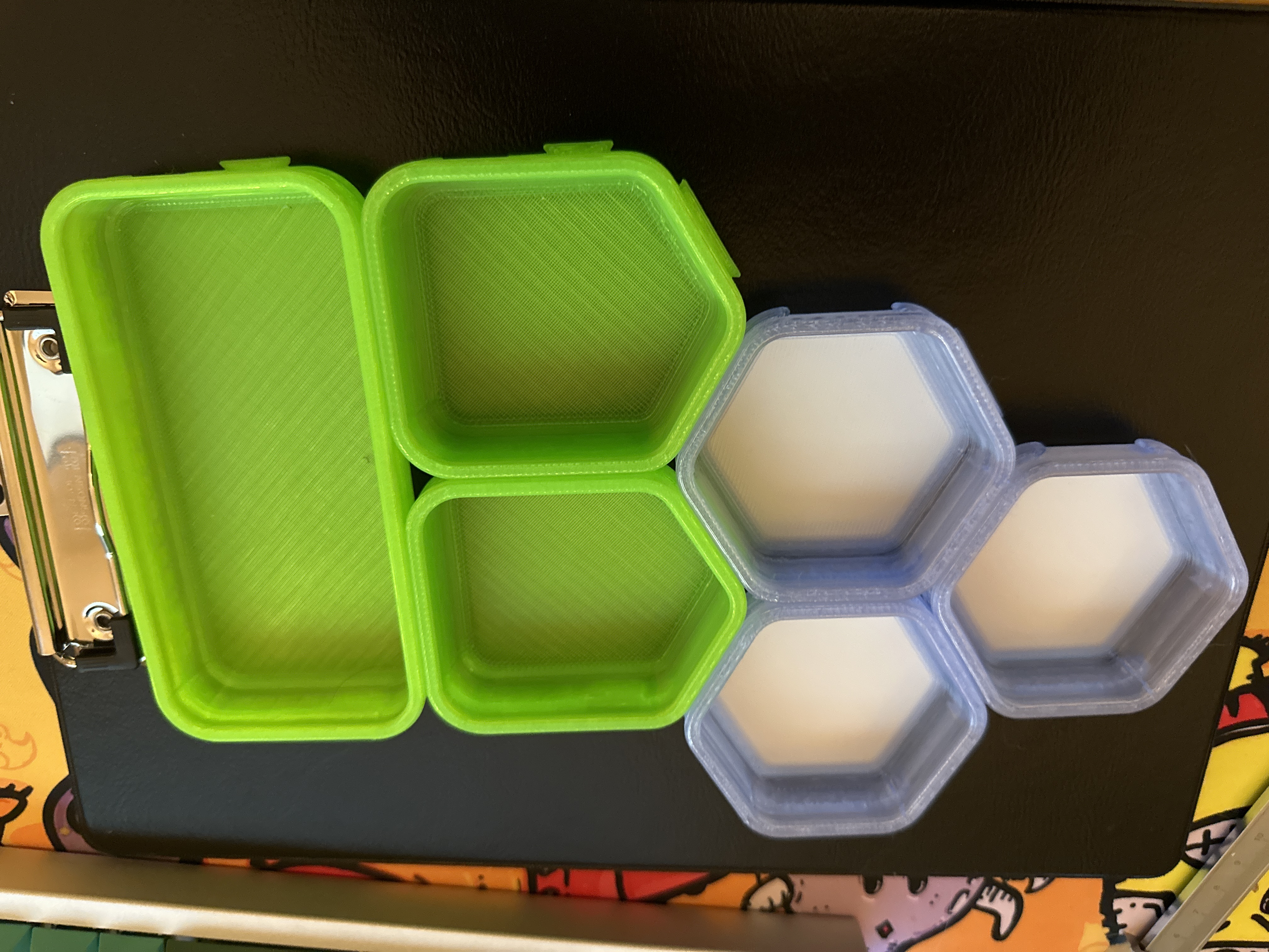 Miniatura 4 do modelo 3D Interlocking Sorting Cups Adapter (Square-Hex Shape Mix)