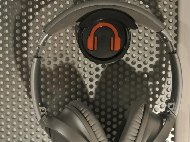 Headphoneholder for  perforated sheet metal wall