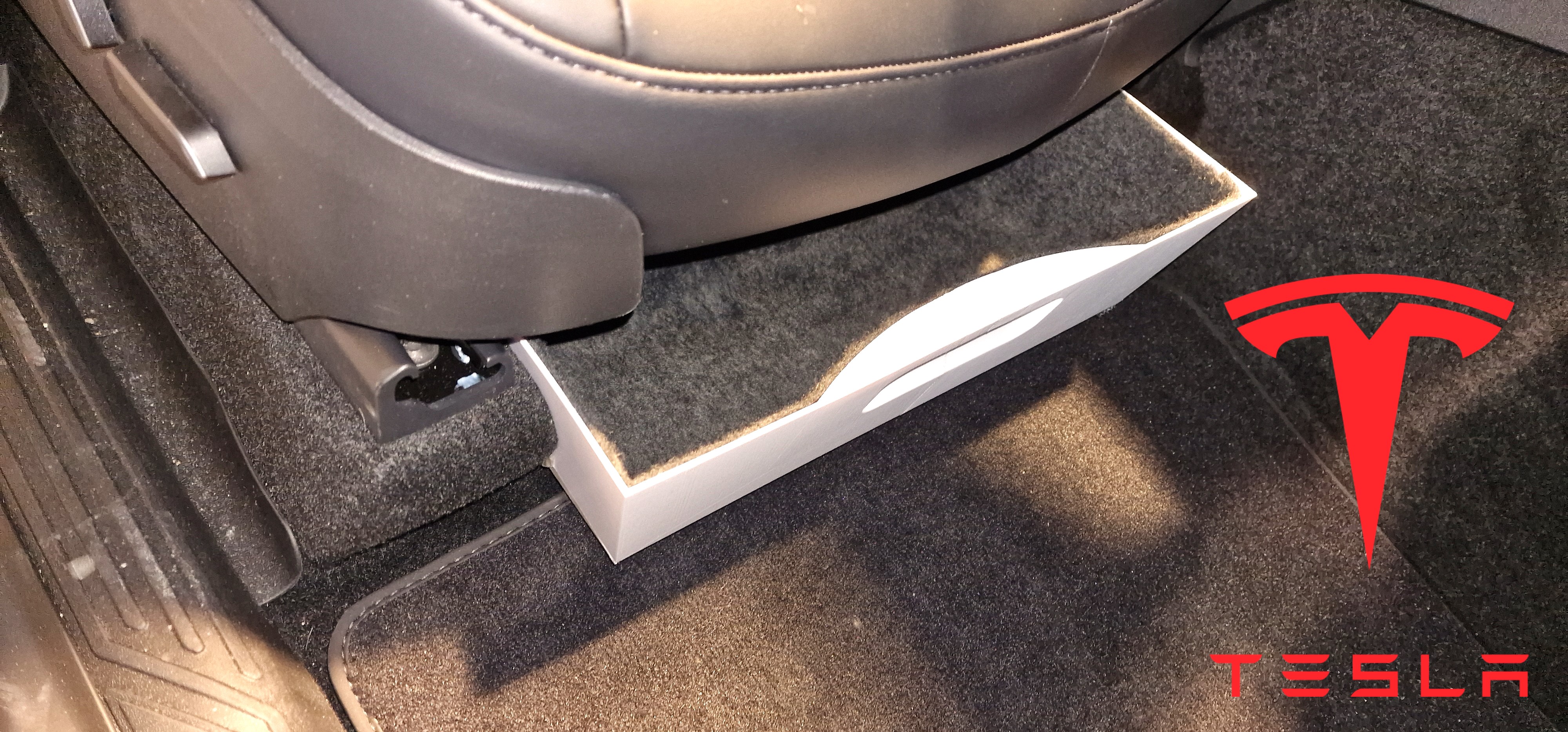 Storage box for Tesla Model Y front seats
