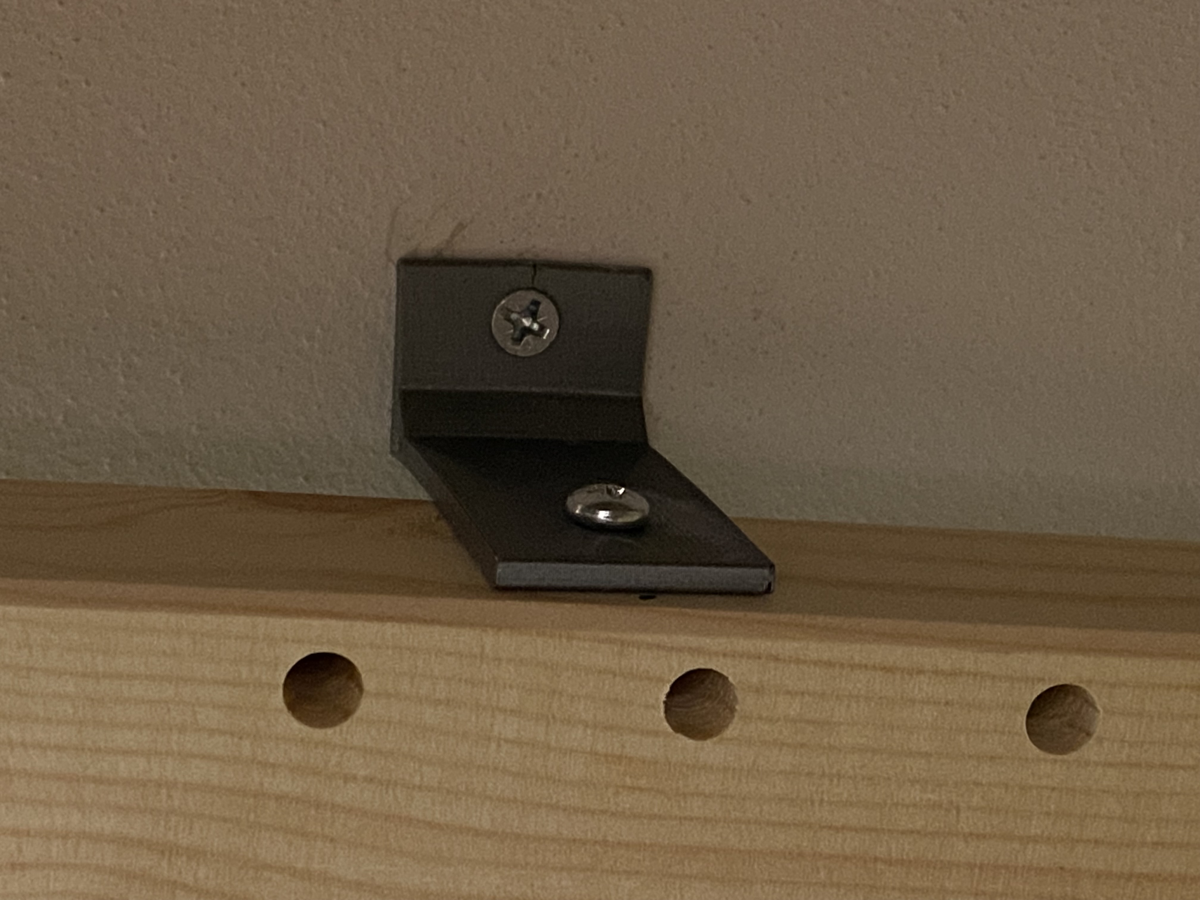 Ivar wall mount