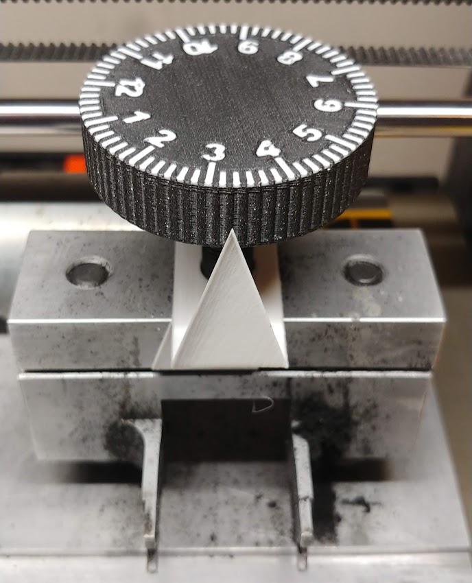 Tire Razor Indicator Knob by MrFlippant Download free STL model