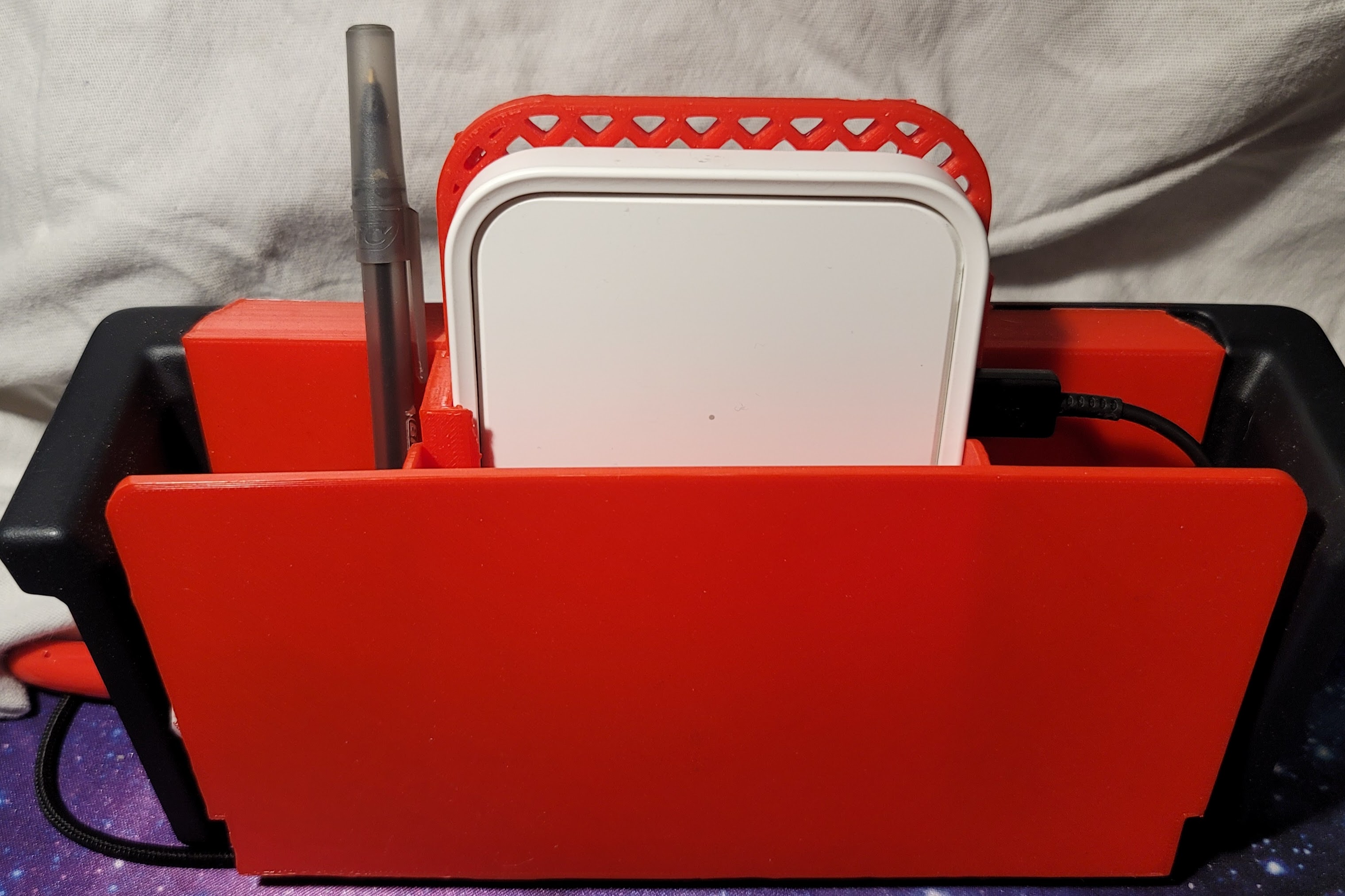 Wireless charging station for Nissan Titan Center Console