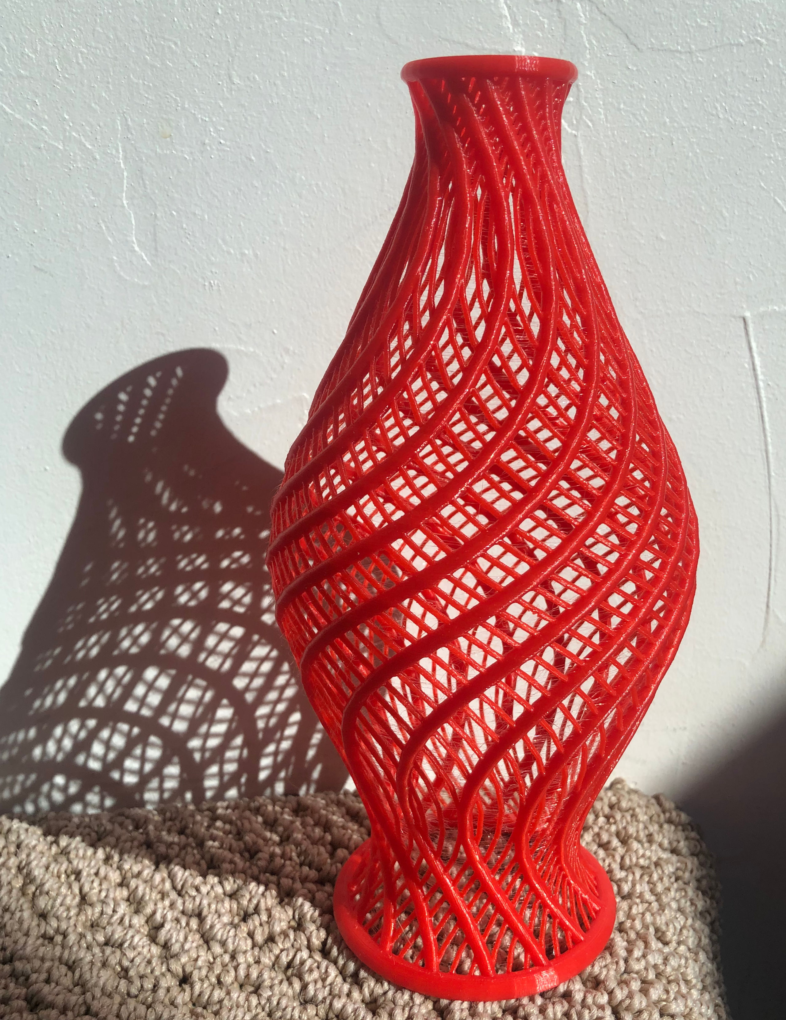 Miniatura 6 do modelo 3D Easter Egg Holder - Group 6 (OpenSCAD)
