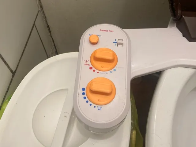 Bidet knob