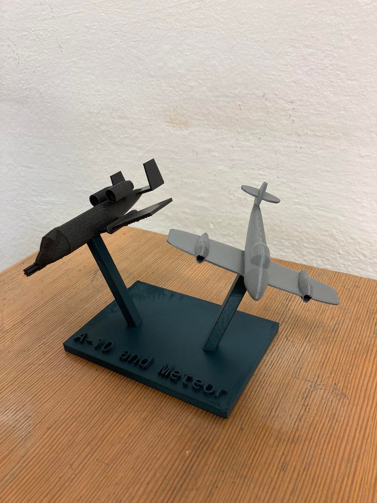 Miniatura 4 do modelo 3D A10 and Meteor