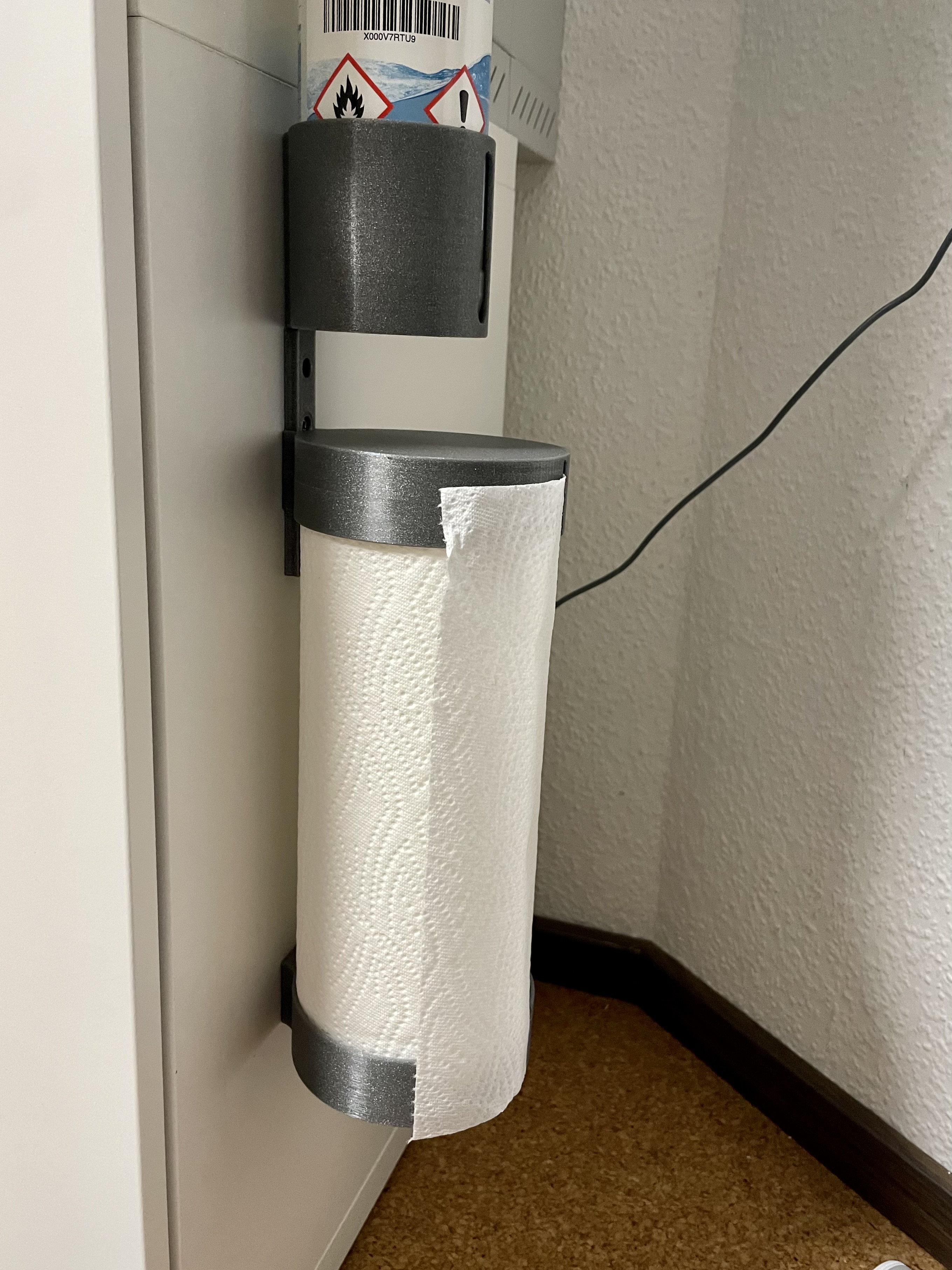 Kitchen roll holder / Küchenrollenhalter